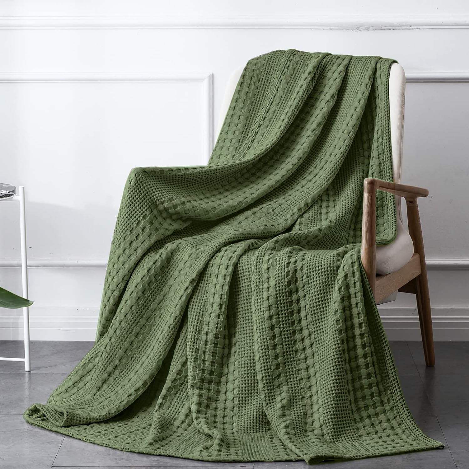 100% Cotton Waffle Knitted Throw Blanket Solid Color Eco-Friendly Summer Waffle Blanket for Cozy Evenings & Home