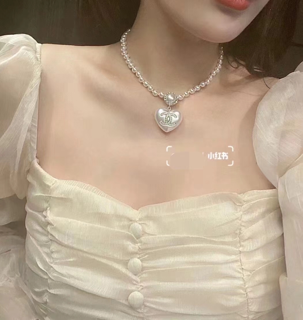 Chanel Princess Style Heart Pendant Pearl Necklace - Original Replica Club