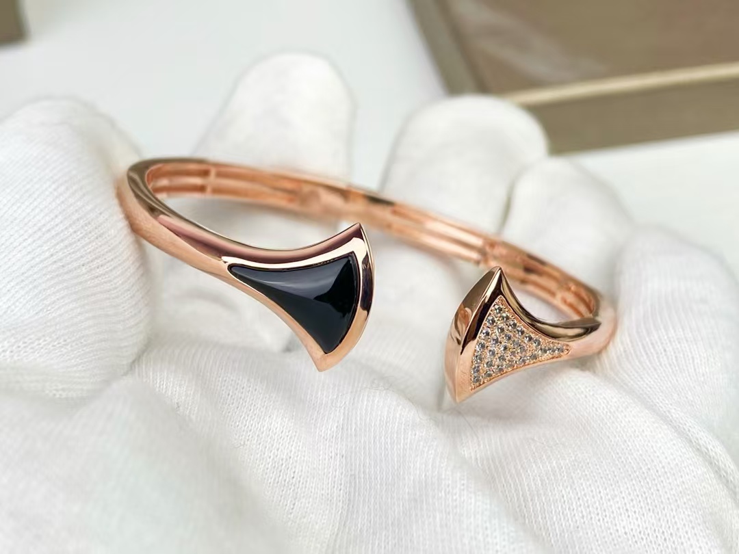 Bvlgari Divas' Dream Open Cuff Bangle Bracelet in Rose Gold - Original Replica Club