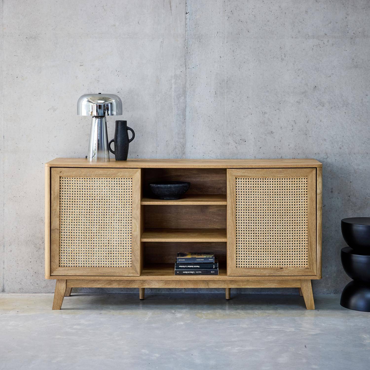 Mani - Aparador con 2 puertas correderas y estantes efecto madera y caña, 150cm