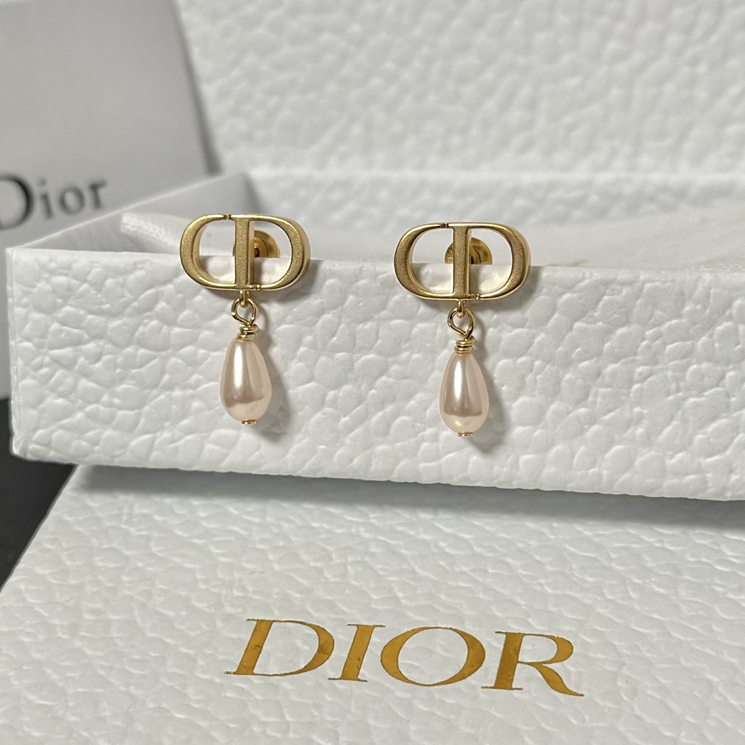 Dior Pink Teardrop Pearl Earrings - Original Replica Club