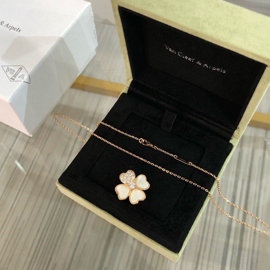 VCA Clover Detachable Pendant Necklace & Brooch 2-in-1 - Original Replica Club