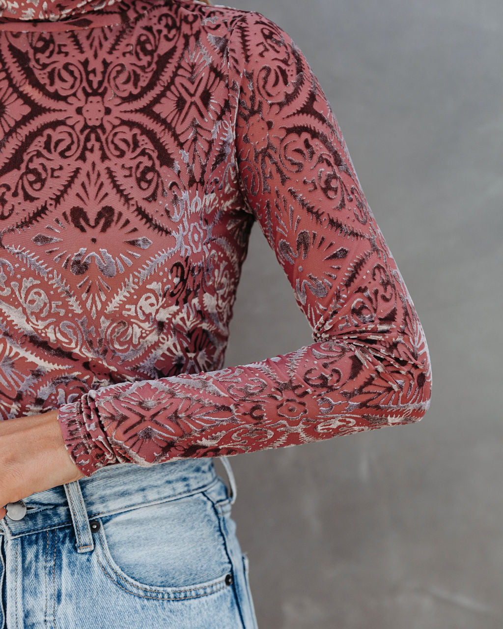Tessy Velvet Burnout Turtleneck Top - Mauve - Se7enfashion