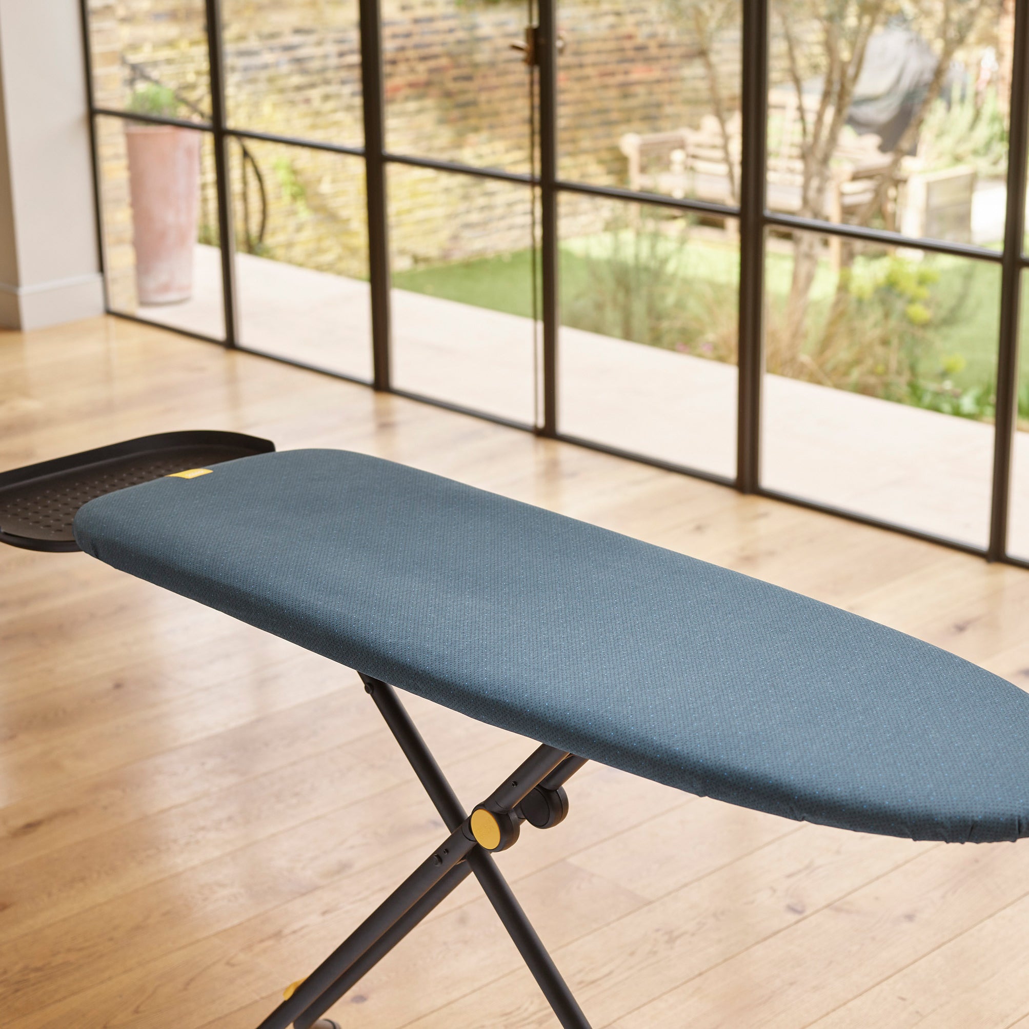 Joseph Joseph Glide Max Plus Strijkplank B 135 cm - Zwart