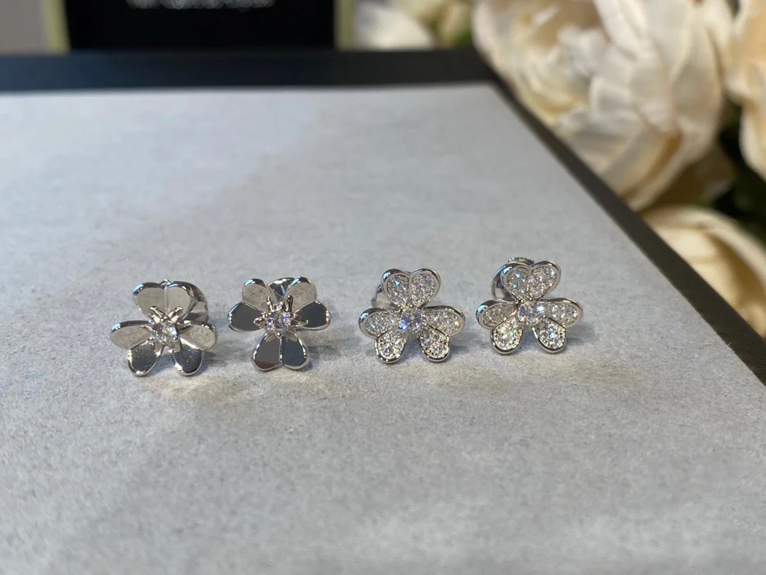 VCA Stud Frivole Earrings - Original Replica Club