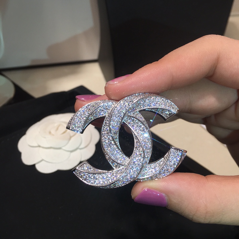 Chanel Super Sparkling Diamond Paved Brooch - Original Replica Club