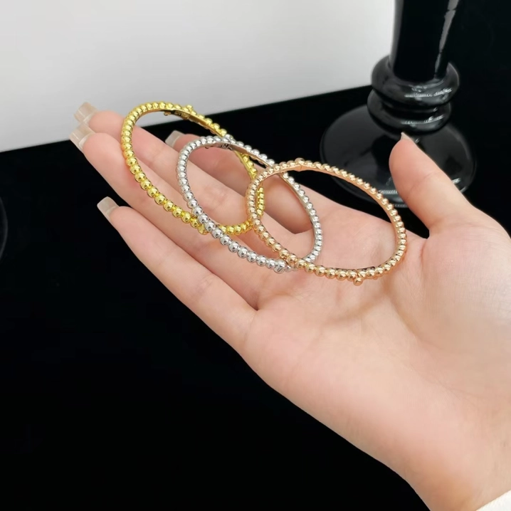 VCA Perlee Pearls of Gold Bracelet - Medium Bangle - Original Replica Club