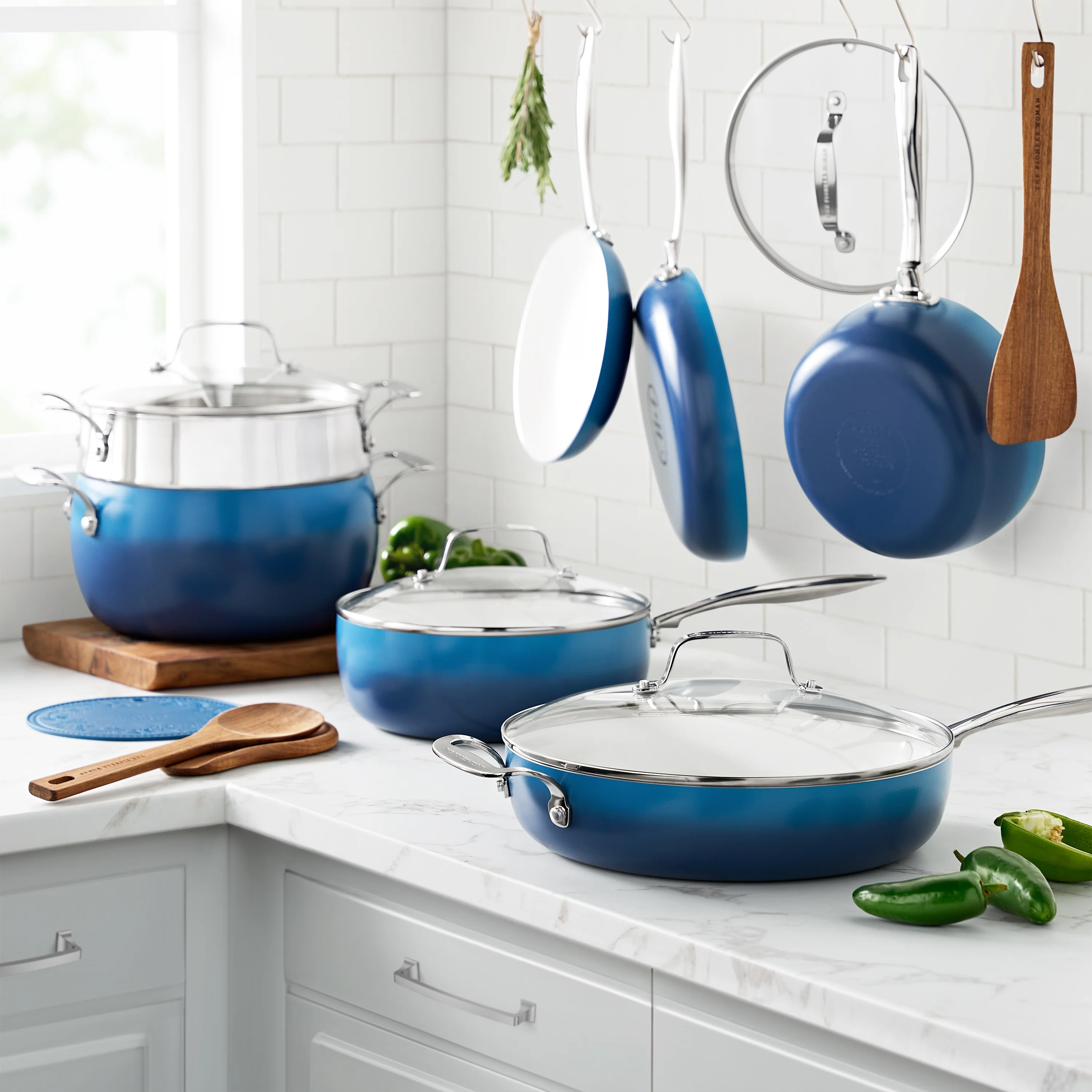 The Pioneer Woman Harlow 15-Piece Cookware Set, Ceramic Non-Stick Pots and Pans Set, Taupe - Image 39