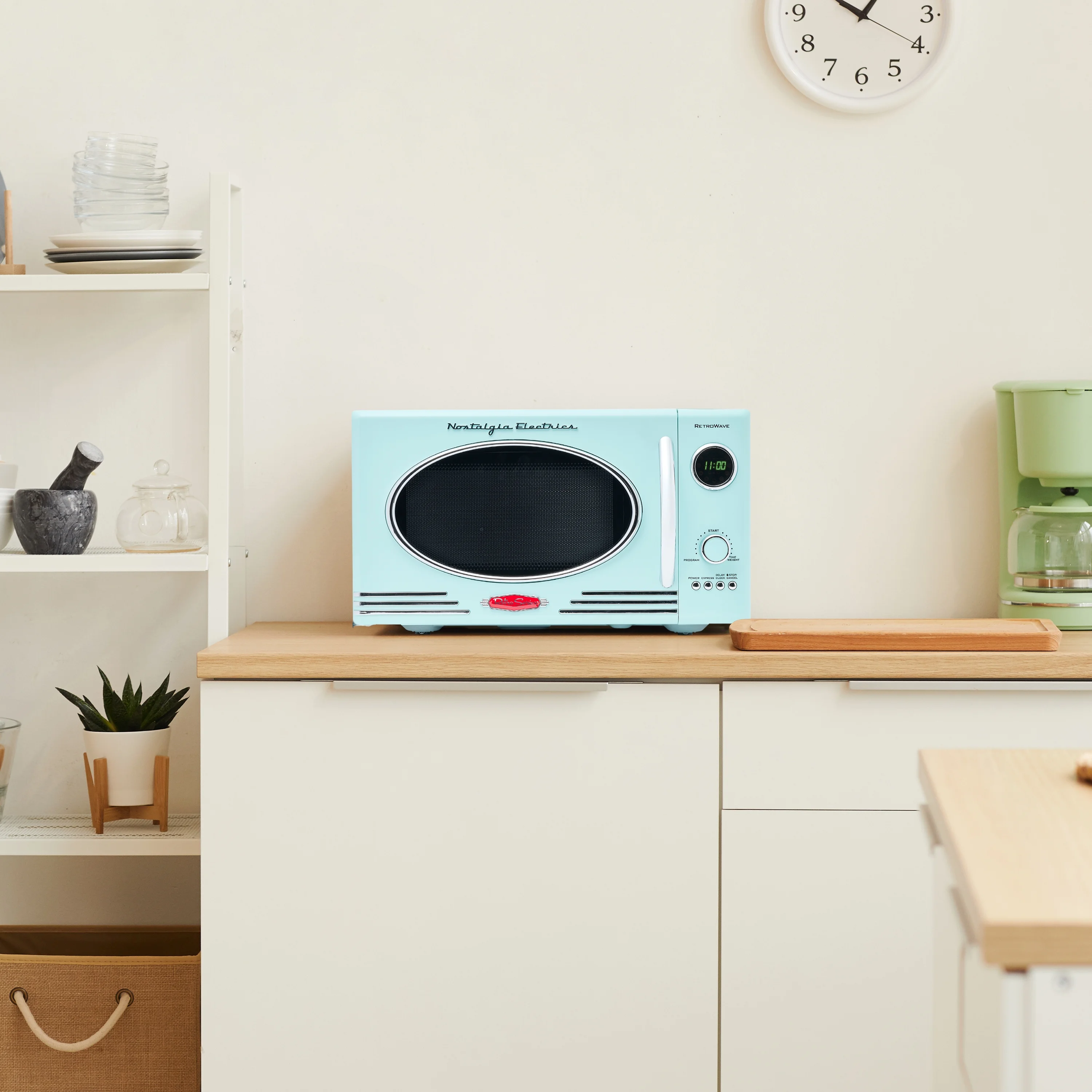 Nostalgia Retro Microwave for Countertop 0.9 cu ft Vintage Microwave, Ivory - Image 14