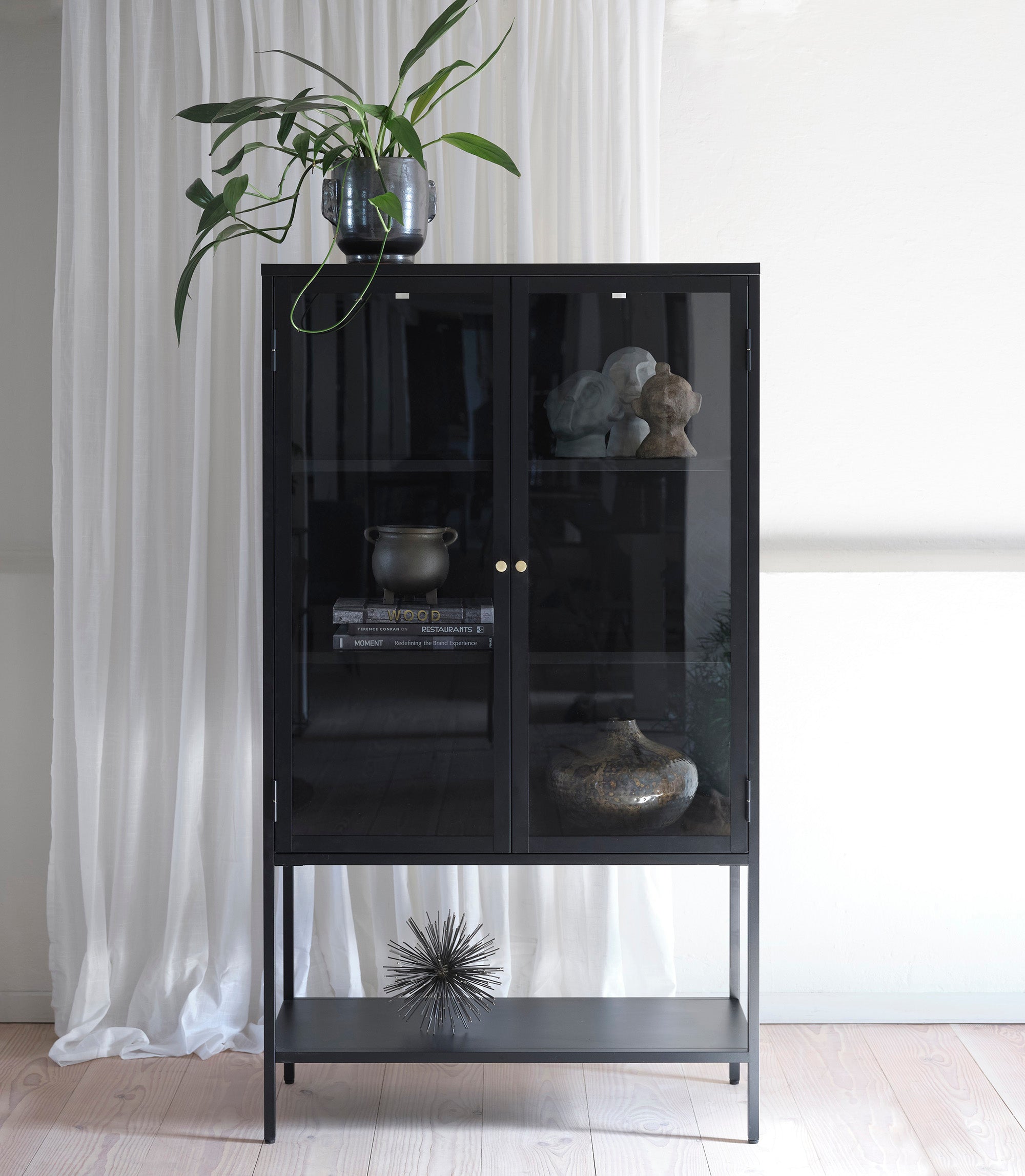 Rebellenclub Nimbin Vitrinekast - 160 x 90 cm - Zwart