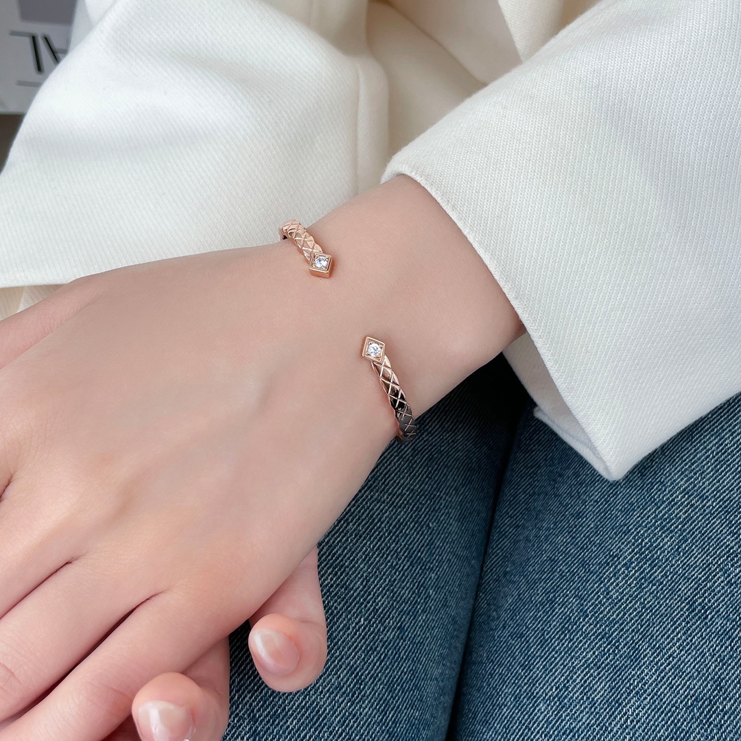 Chanel Coco Crush Cuff Bracelet Bangle - Original Replica Club
