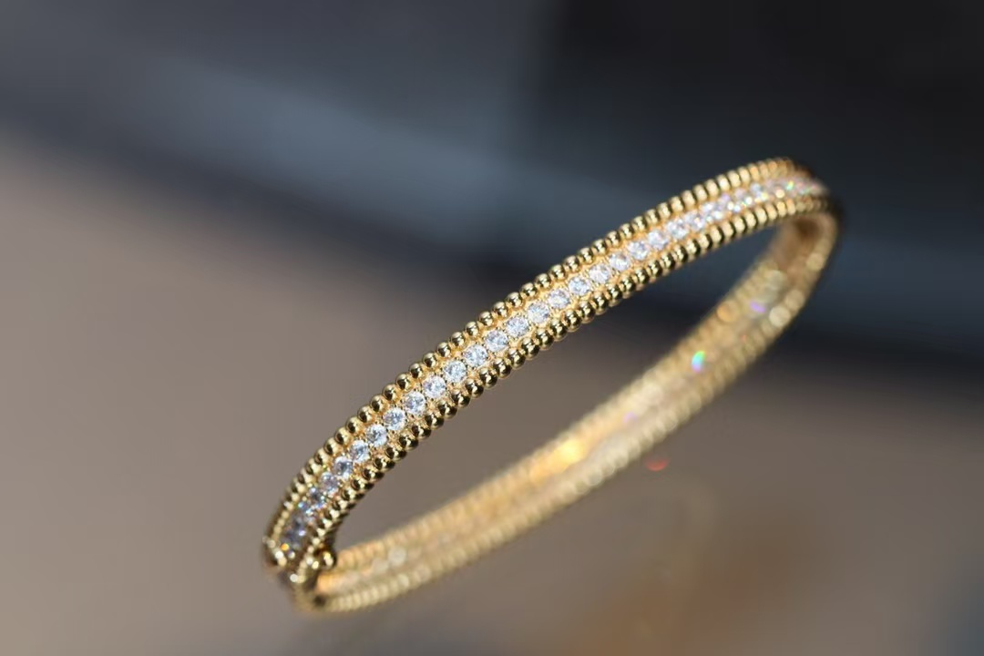 VCA Perlee Diamonds Bracelet Bangle, 1 Row, Medium Model - Original Replica Club