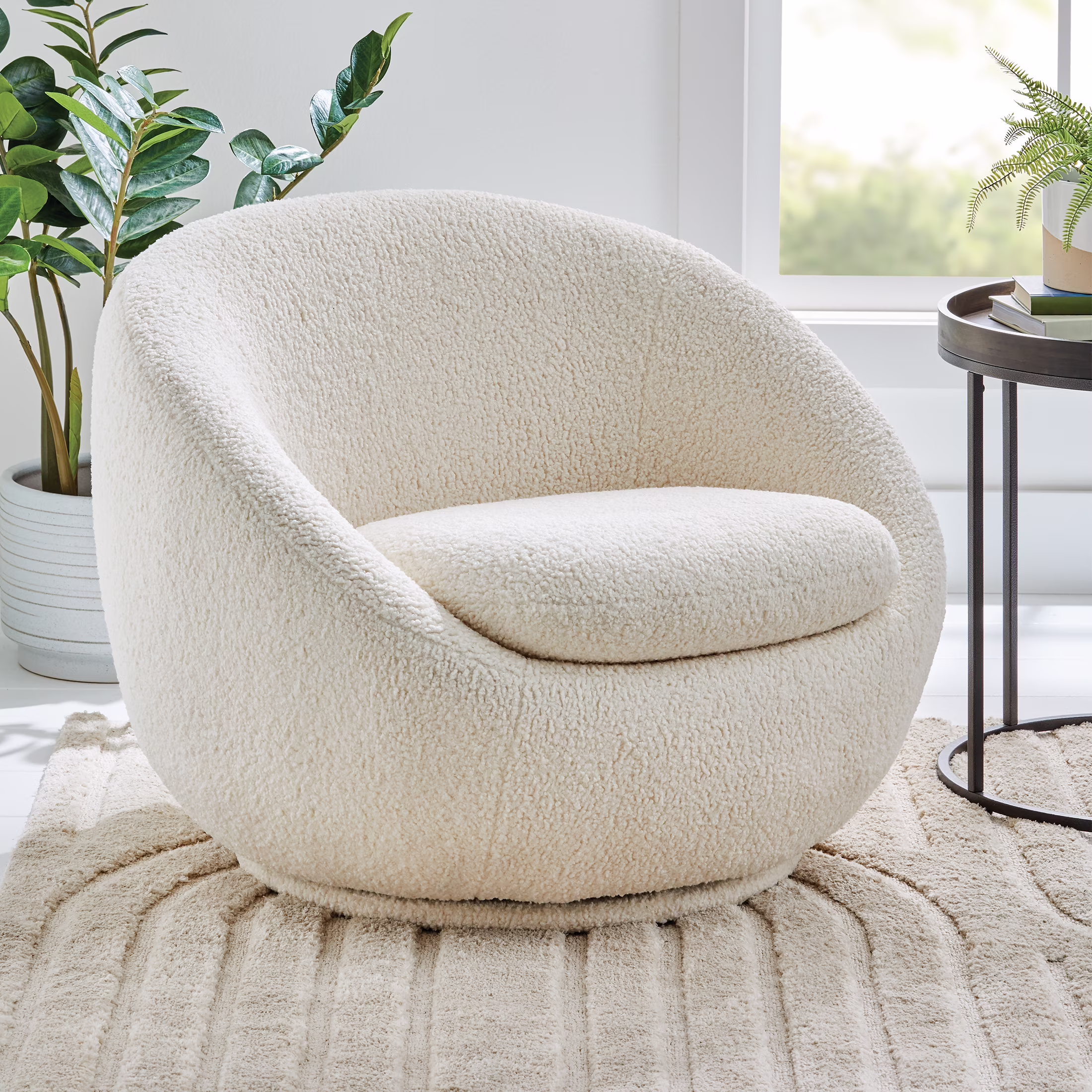 Better Homes Gardens Mira Swivel Accent Chair, Cream Shearling(Cream Shearling/Single)