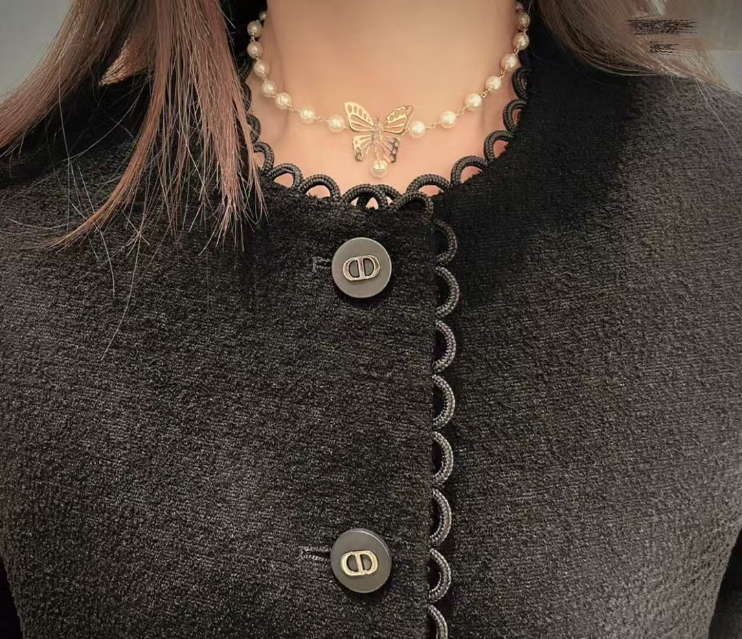 Dior Hollow Butterfly Pendant Pearl Necklace - Original Replica Club