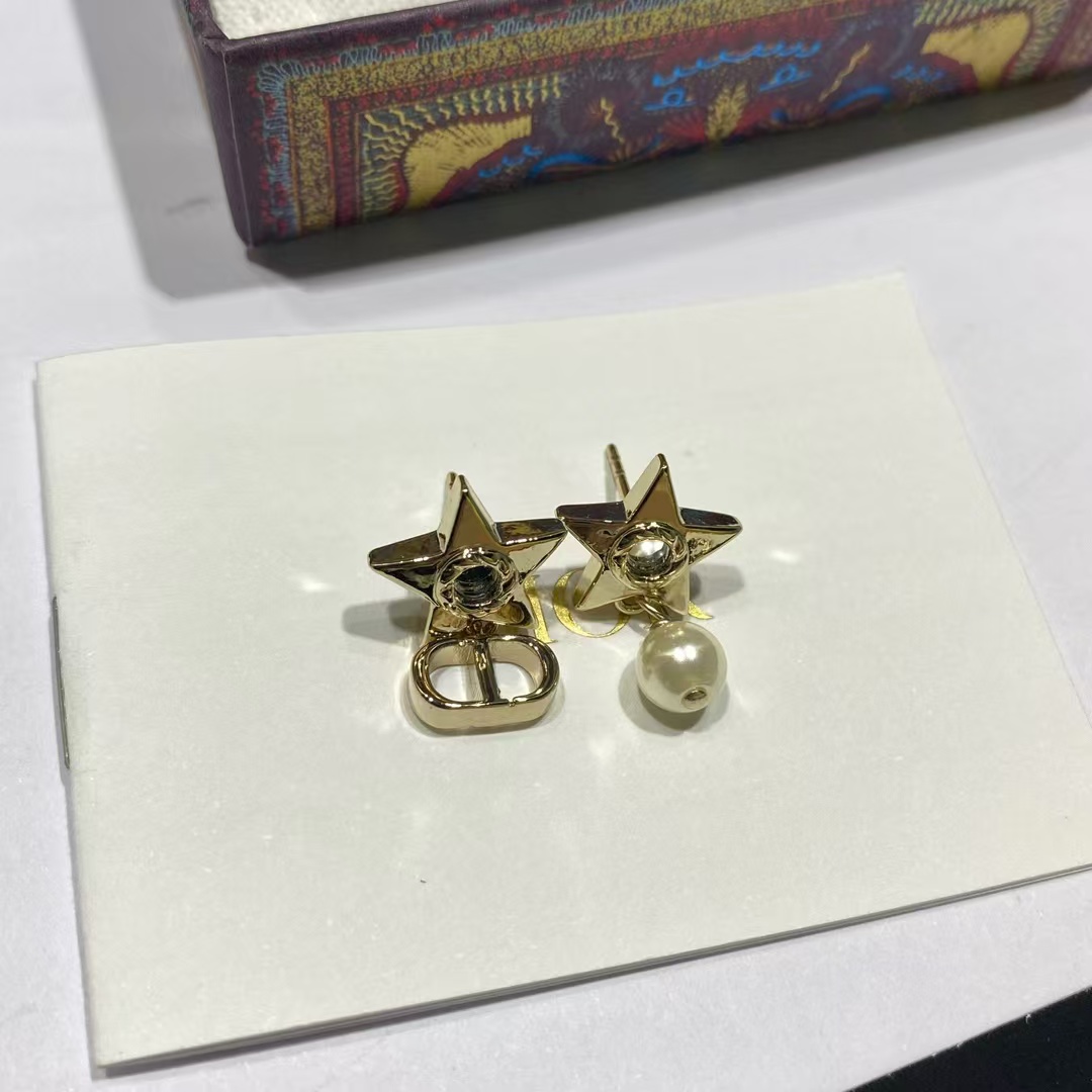 Dior Asymmetric Star Earrings - Original Replica Club