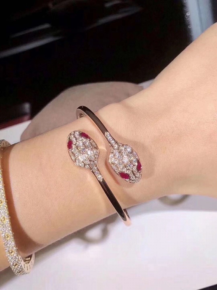 Bvlgari Full Diamond Paved Serpenti Viper Ring - Original Replica Club