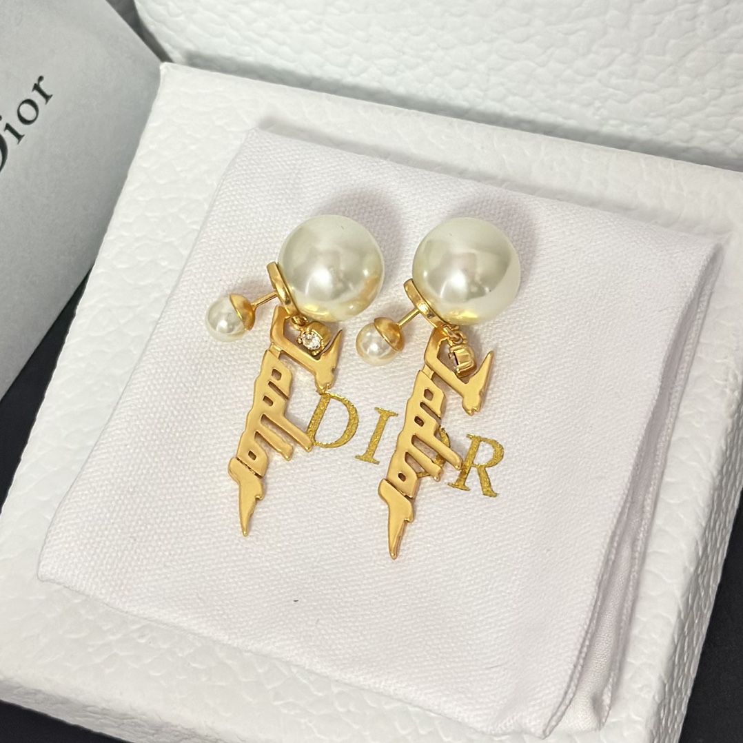 Dior Tassel JADIOR Pearl Earrings - Original Replica Club