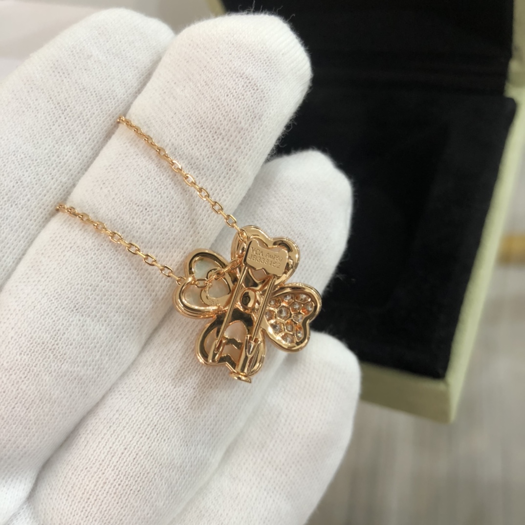 VCA Clover Detachable Pendant Necklace & Brooch 2-in-1 - Original Replica Club