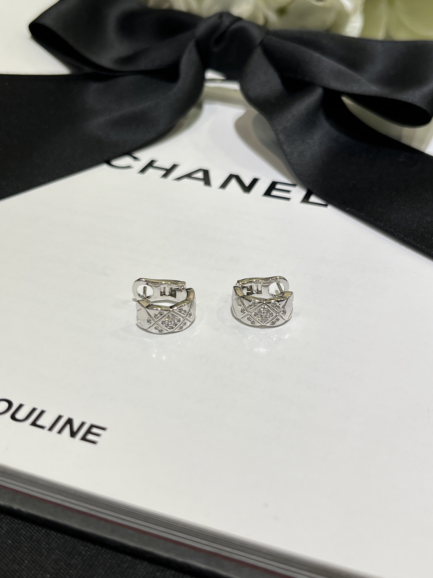 Chanel Coco Crush Hoop Stud Earrings - Original Replica Club