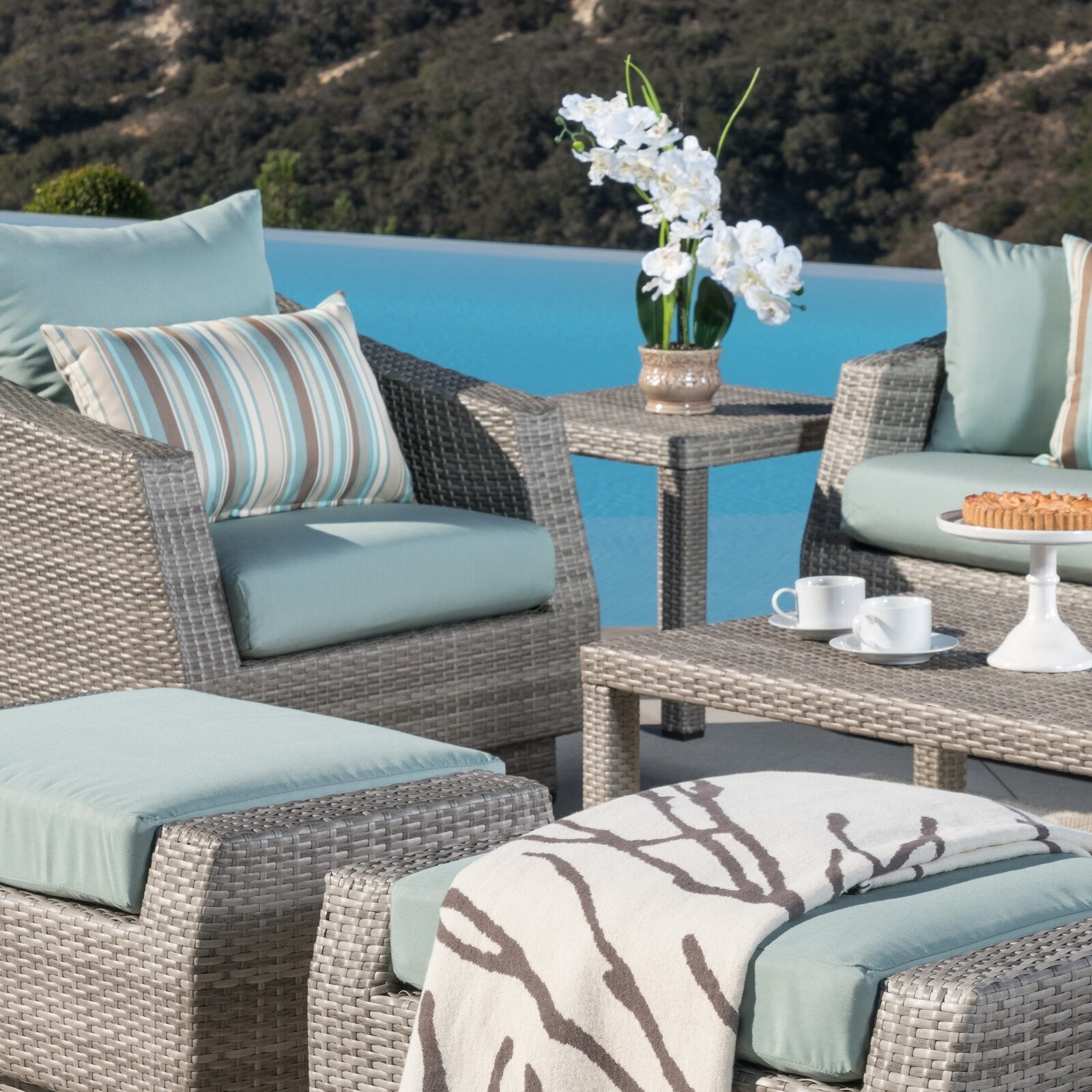 Rittenhouse 7 - Person Seating Group with Cushions