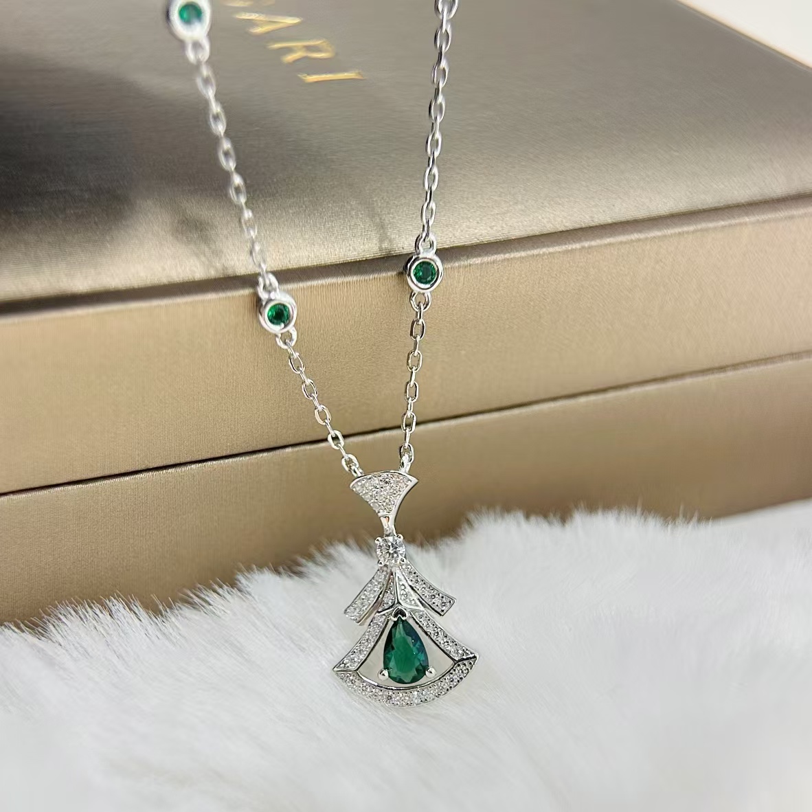 Bvlgari Divas' Dream Necklace - Original Replica Club