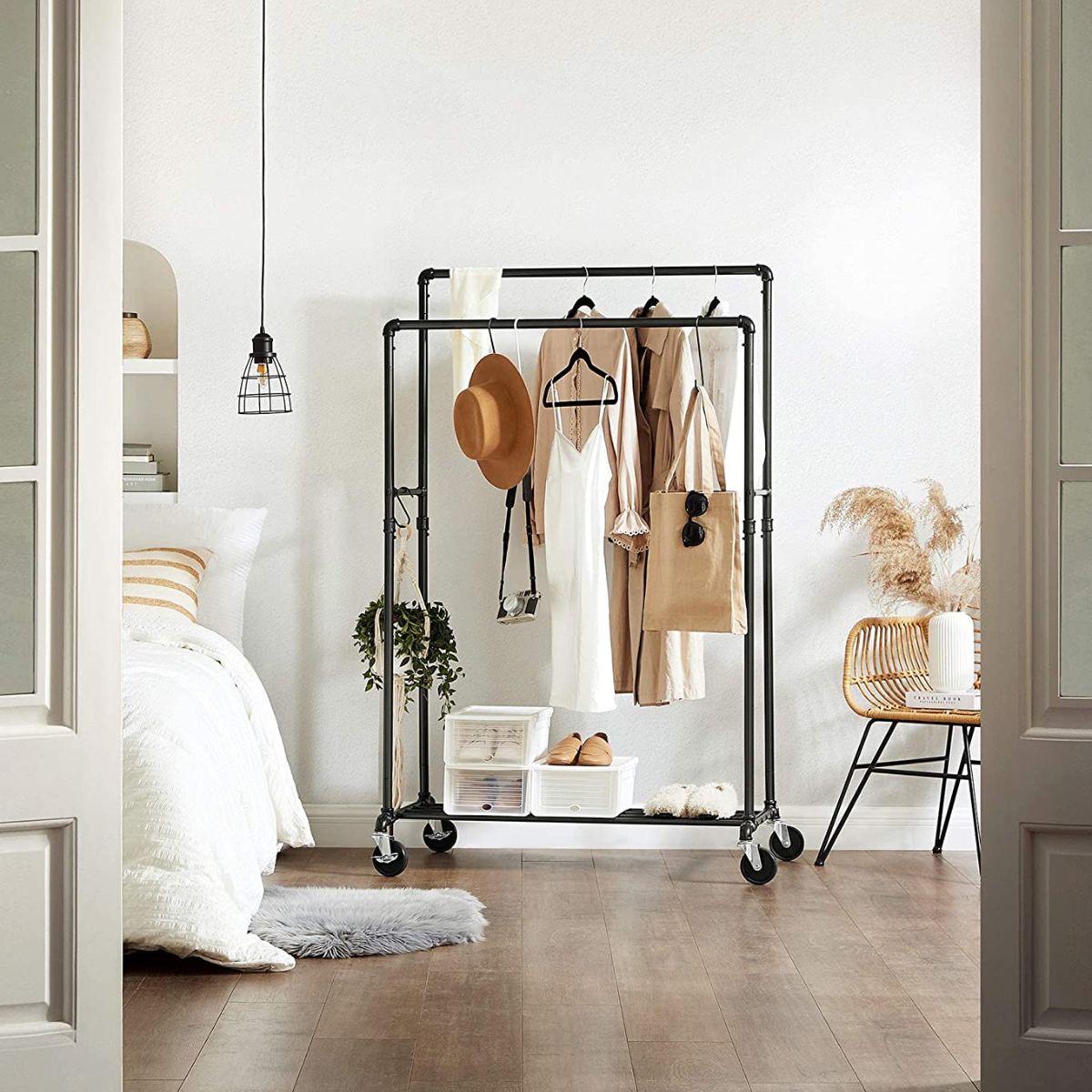 Calicosy - Kledingrek met dubbele stangen en plank op wielen - H146 cm