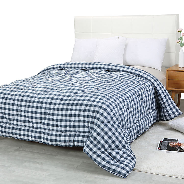 Plaid Printed Polyester Comforter Quilted Bed Breathable Soft Quilted Bedding for Home Bedroom Use