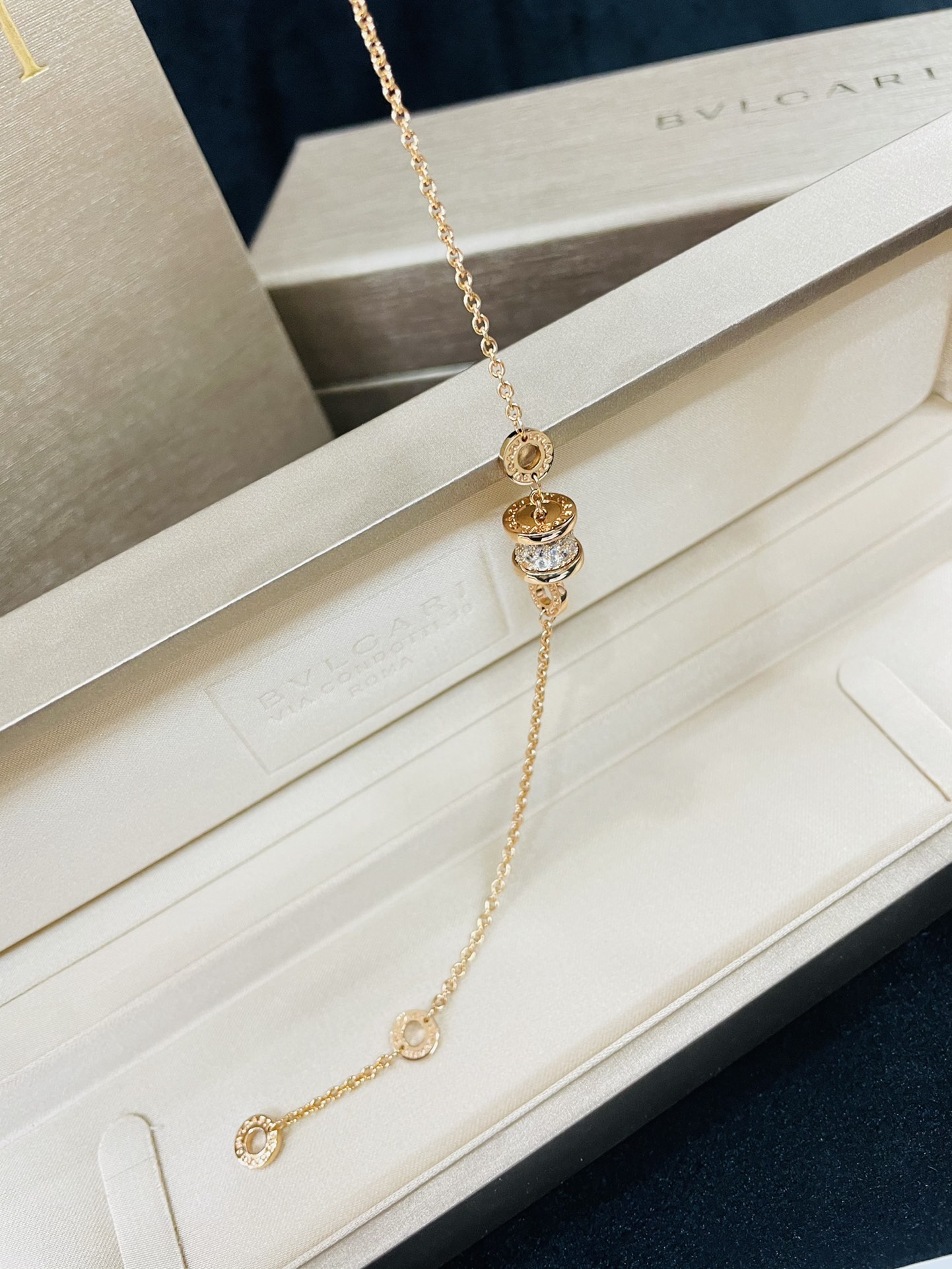 Dupe Bvlgari Diamond Paved B.zero1 Bracelet - Original Replica Club