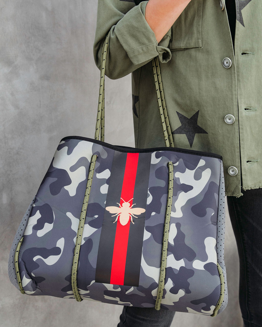 Hunter Bee Camo Neoprene Tote Bag - PARKER & HYDE - Se7enfashion