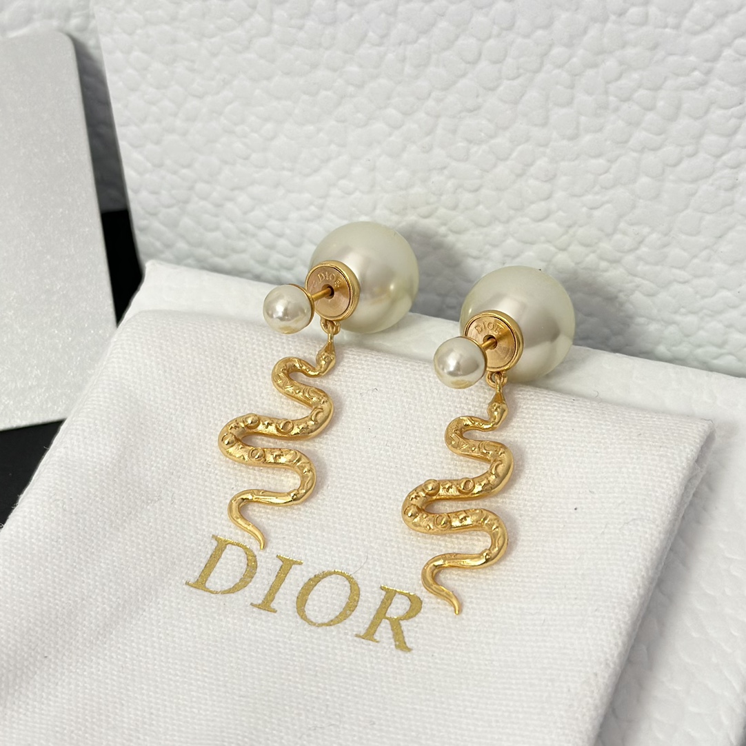 2025 Dior Dragon Pearl Earrings - Original Replica Club