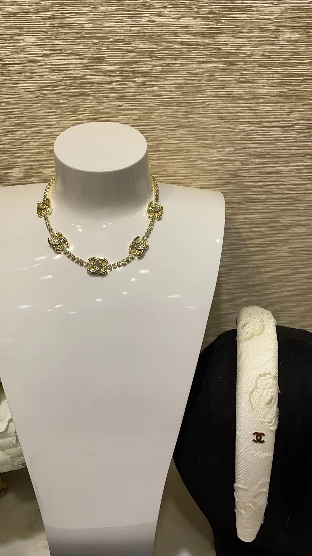 Chanel Jennie Celebrity Style Choker Necklace - Original Replica Club