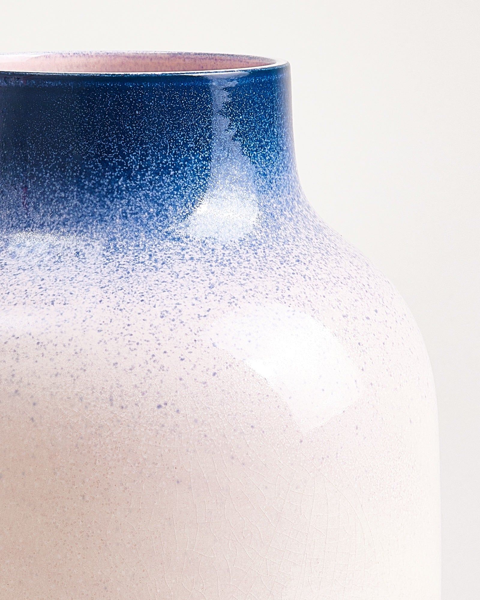 Nuno Vase L gesprenkelt blau rosa