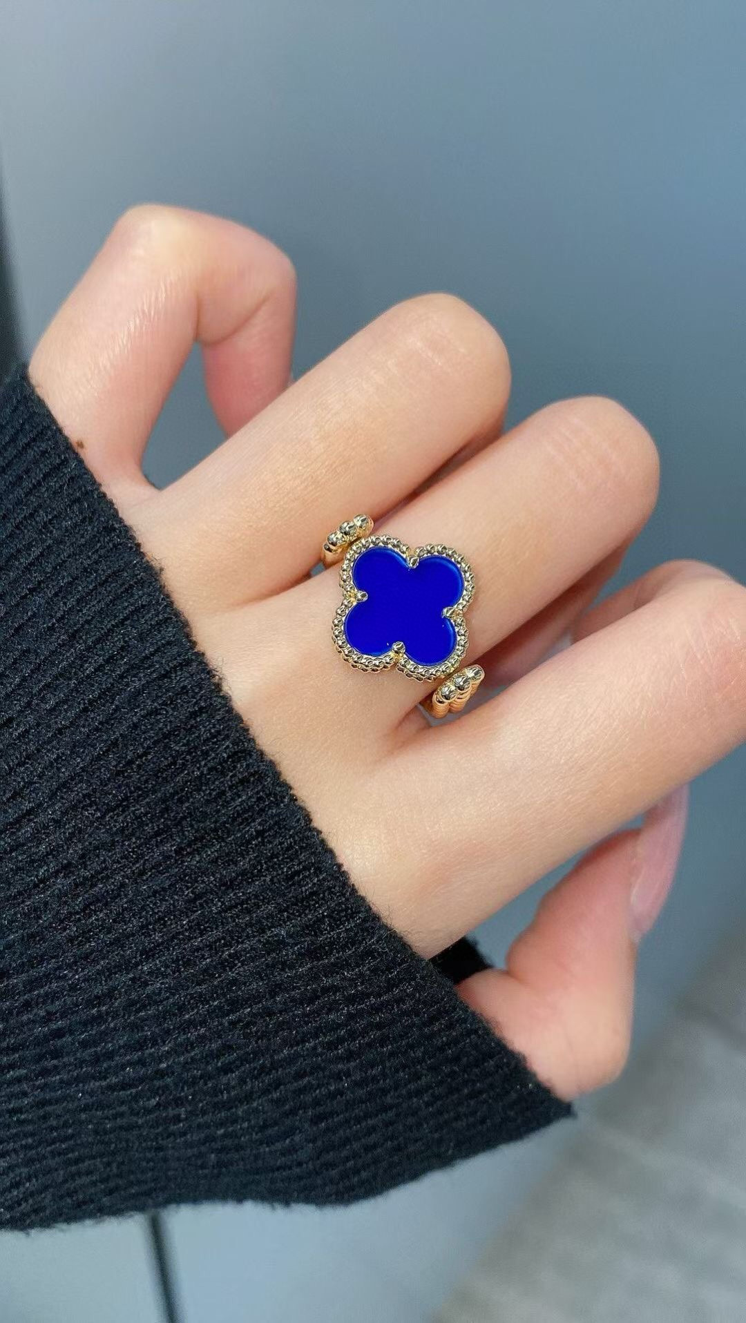 VCA Vintage Alhambra Reversible Ring, Yellow Gold, Blue Agate, Diamond - Original Replica Club