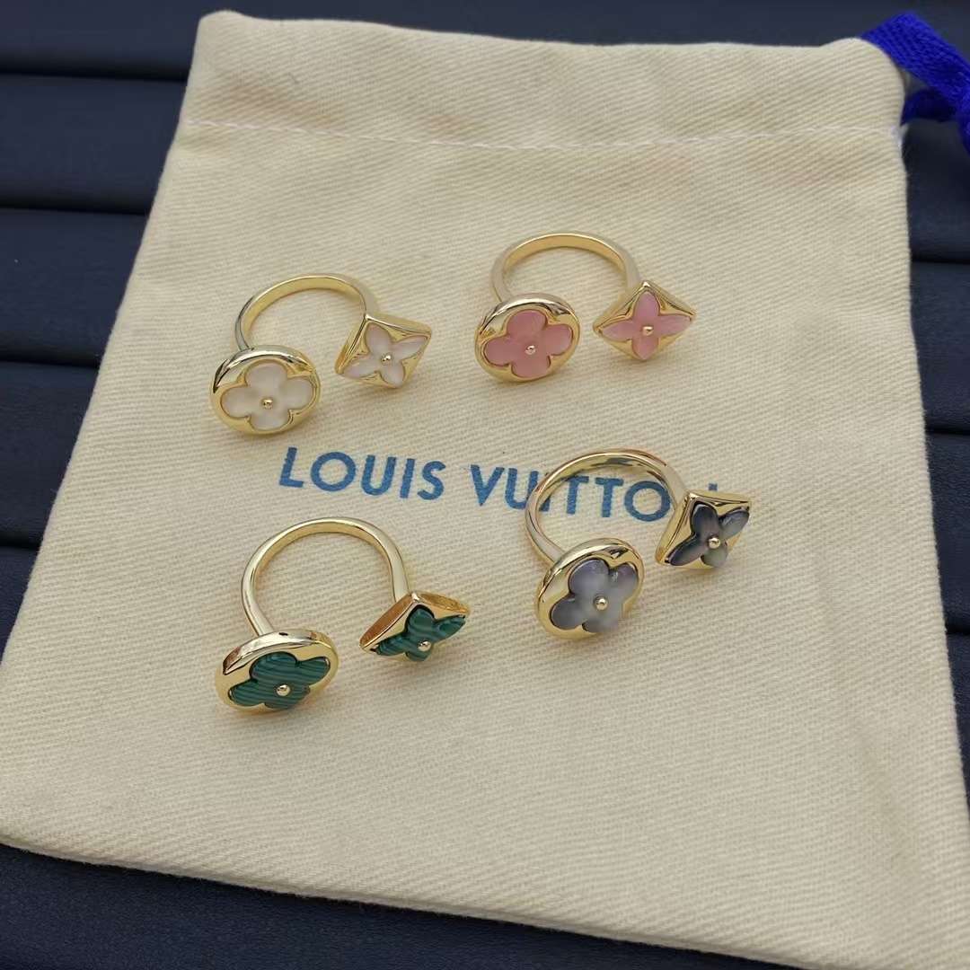 Louis Vuitton Classic Ring - Original Replica Club