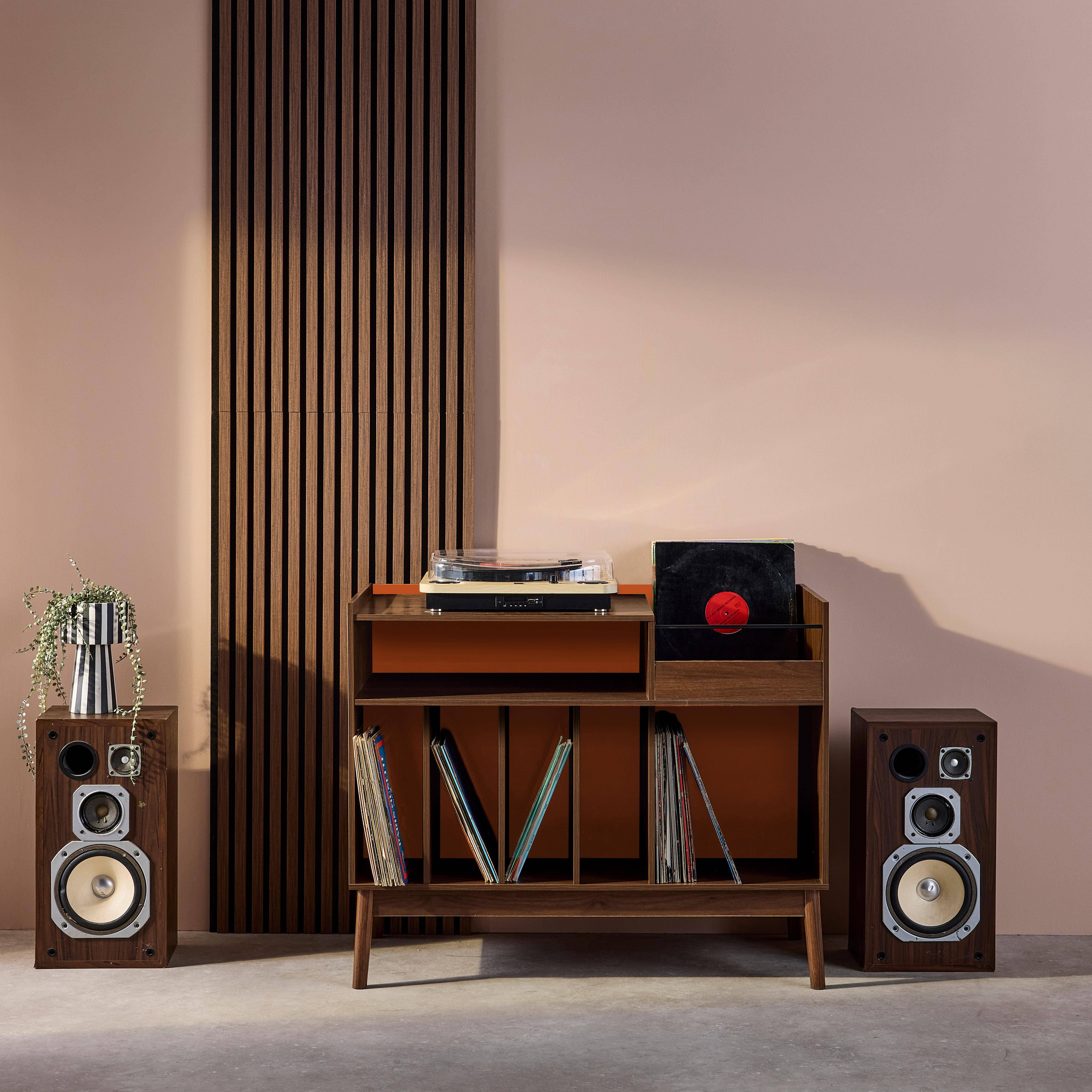 Nepal - Mueble de vinilo vintage bicolor con decoración de madera y fondo colorido 100cm