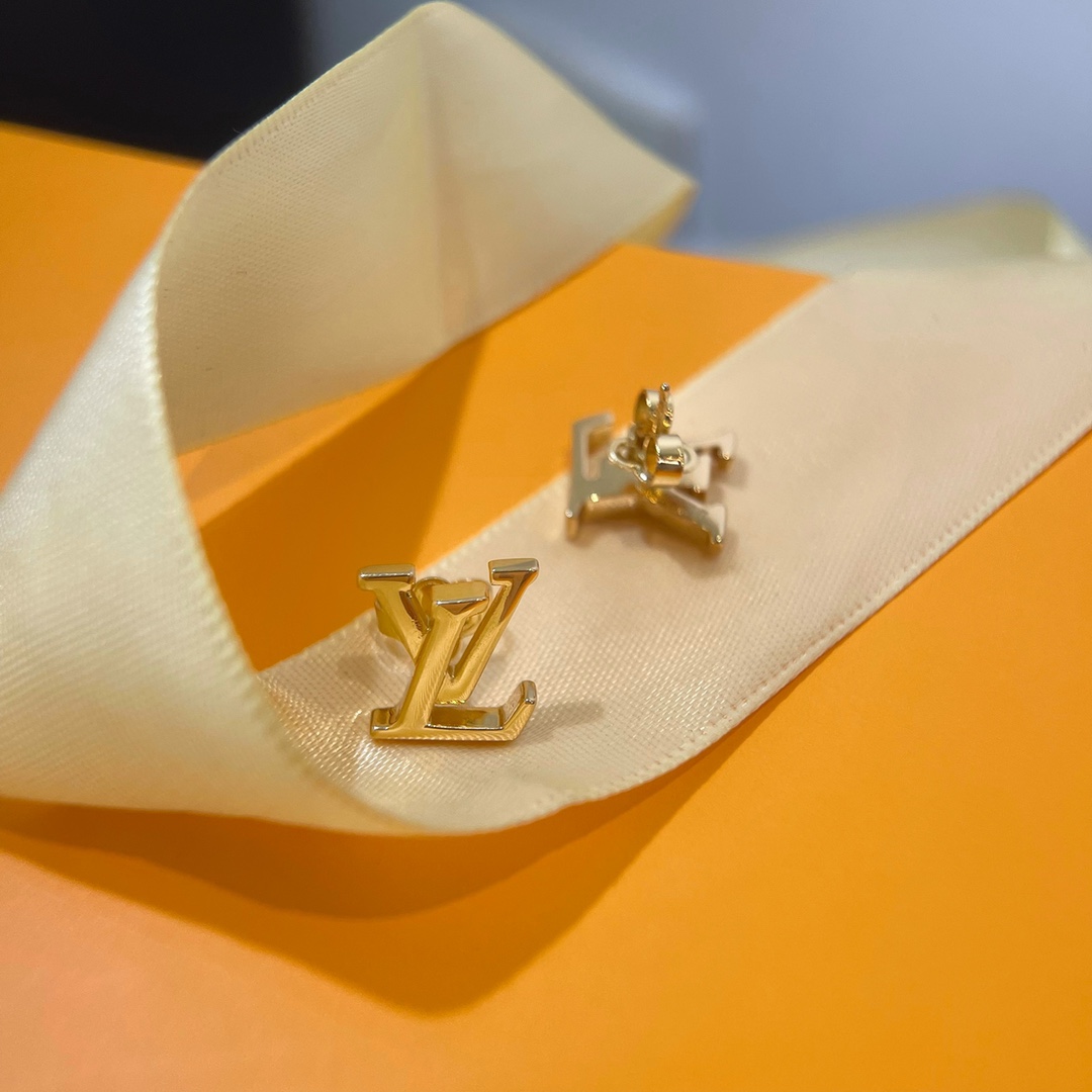 Louis Vuitton Letter Minimalist Stud Earrings - Original Replica Club