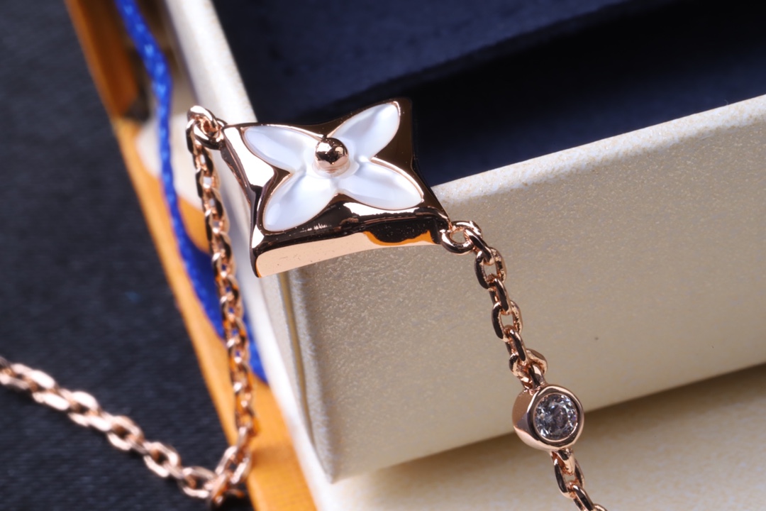 Louis Vuitton Minimalist White Mother of Pearl Star Bracelet - Original Replica Club