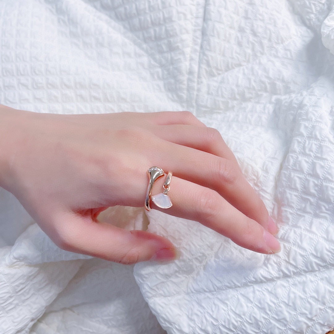 Bvlgari Rose Gold Charm Dangle Divas' Dream Ring - Original Replica Club