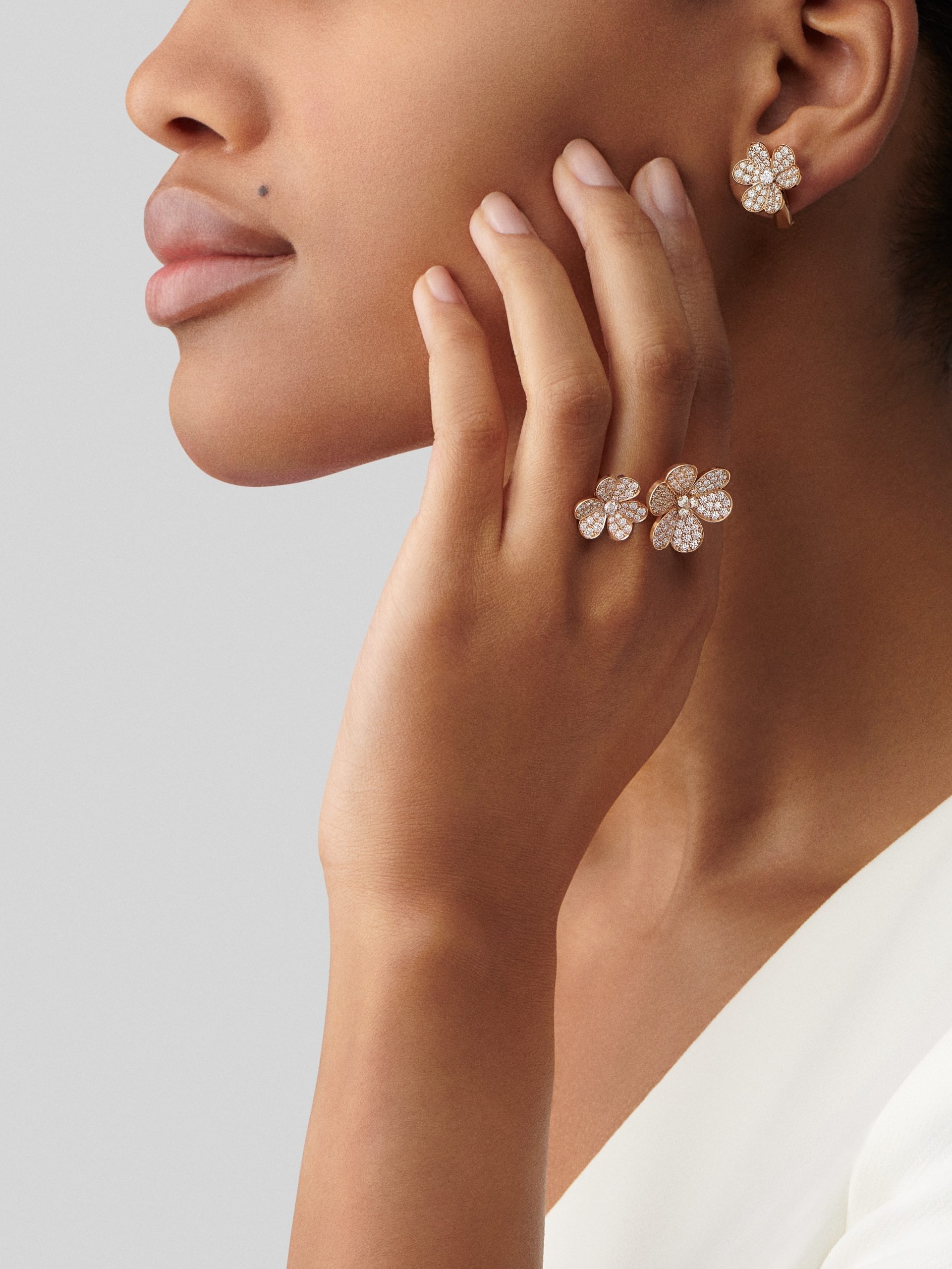 Replicate Perlée pearls of gold hoop earrings, small model(1:1 replica) - Original Replica Club