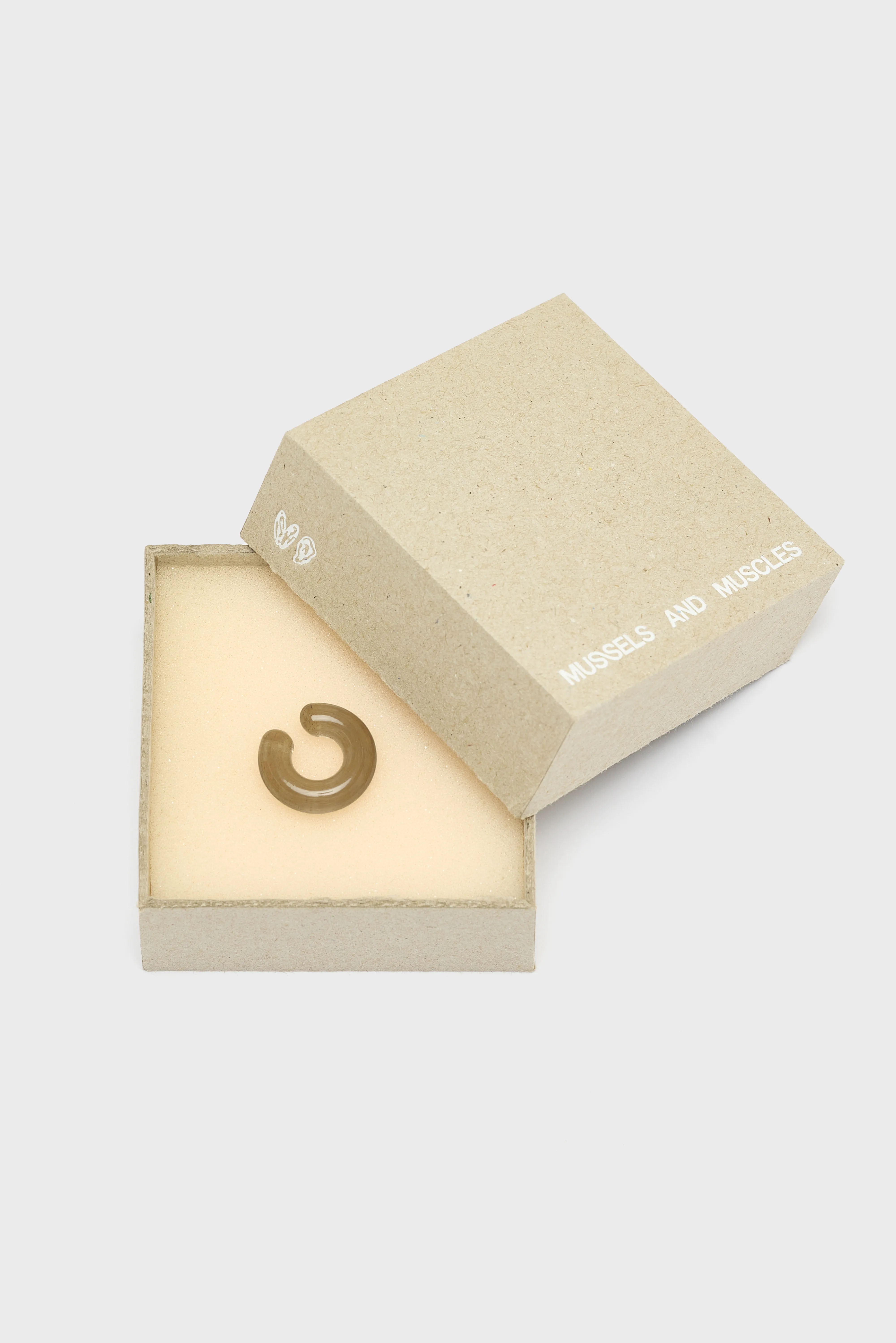 Bellerose Small Luminous Earcuff  (252 / W / BROWN)