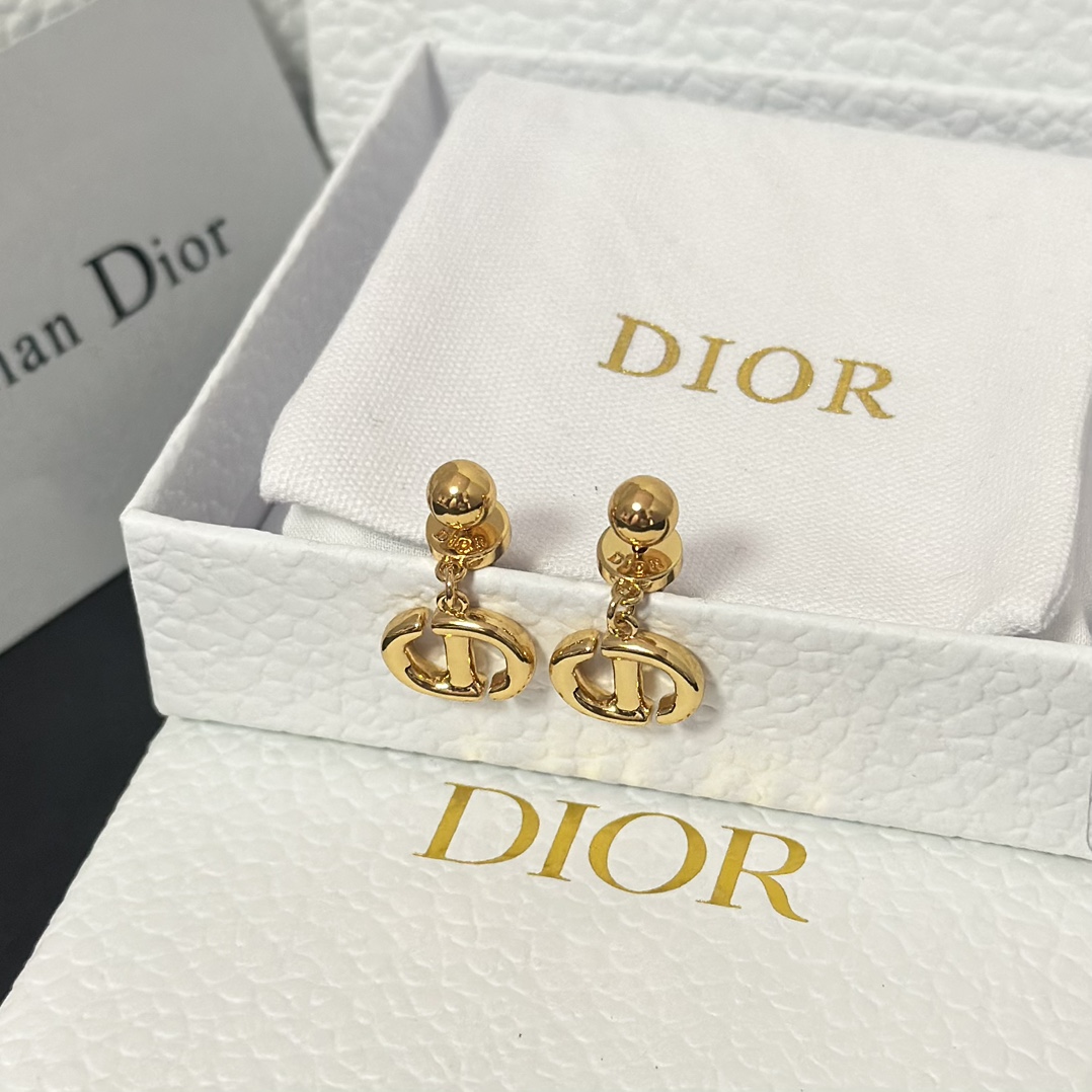 Dior CD Letter Stud Earrings - Original Replica Club