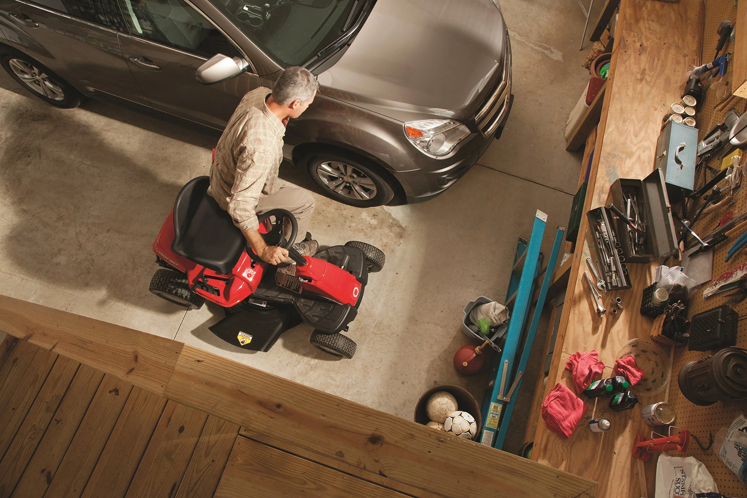Troy-Bilt TB30 30 in. Rear Engine Riding Mower with 6-speed Transmission 274102 - Image 6