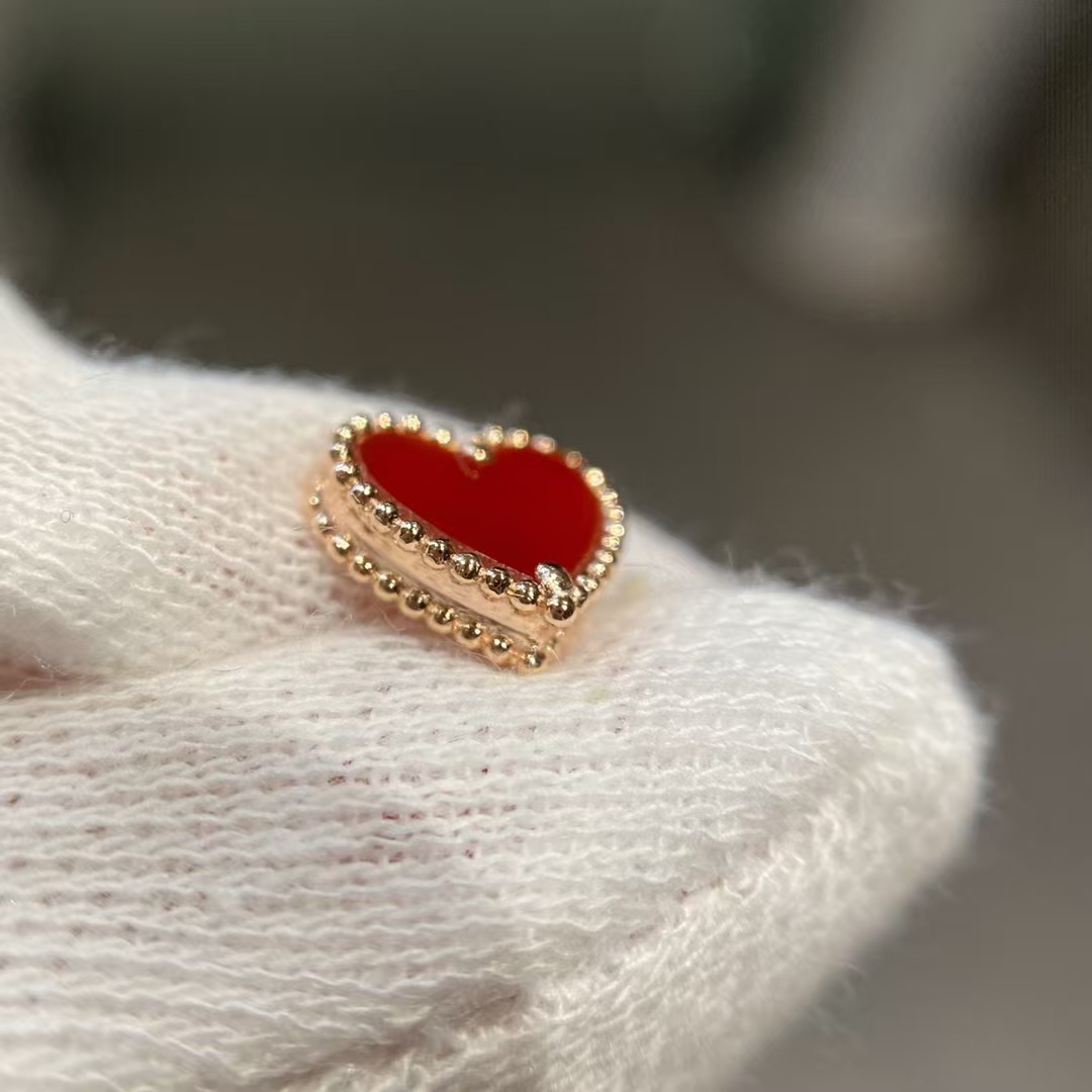 VCA Heart Stud Earrings - Original Replica Club