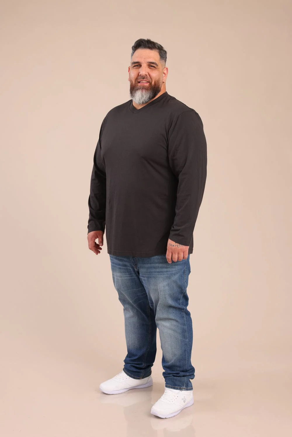 חולצת בייסיק צווארון PLUS SIZE | V