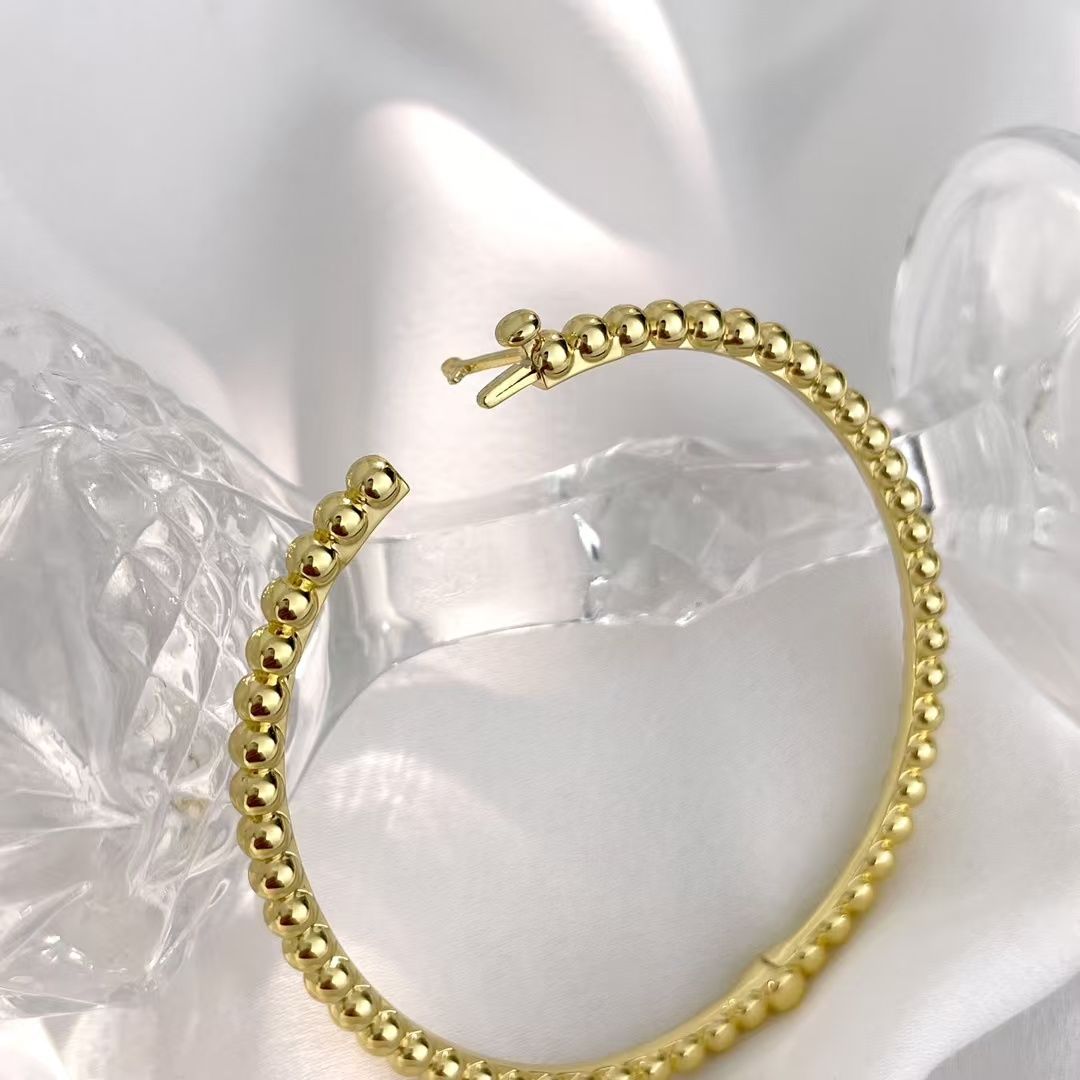 VCA Perlee Pearls of Gold Bracelet - Medium Bangle - Original Replica Club