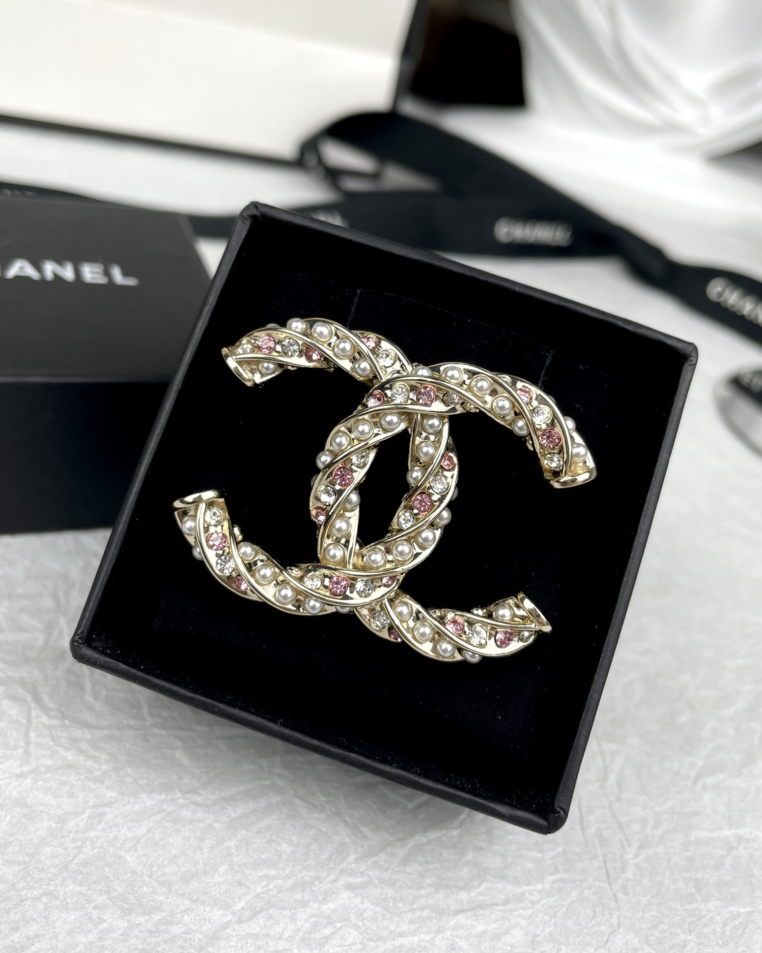 Chanel Light Gold Pink Diamond Pearl Twist CC Brooch - Original Replica Club