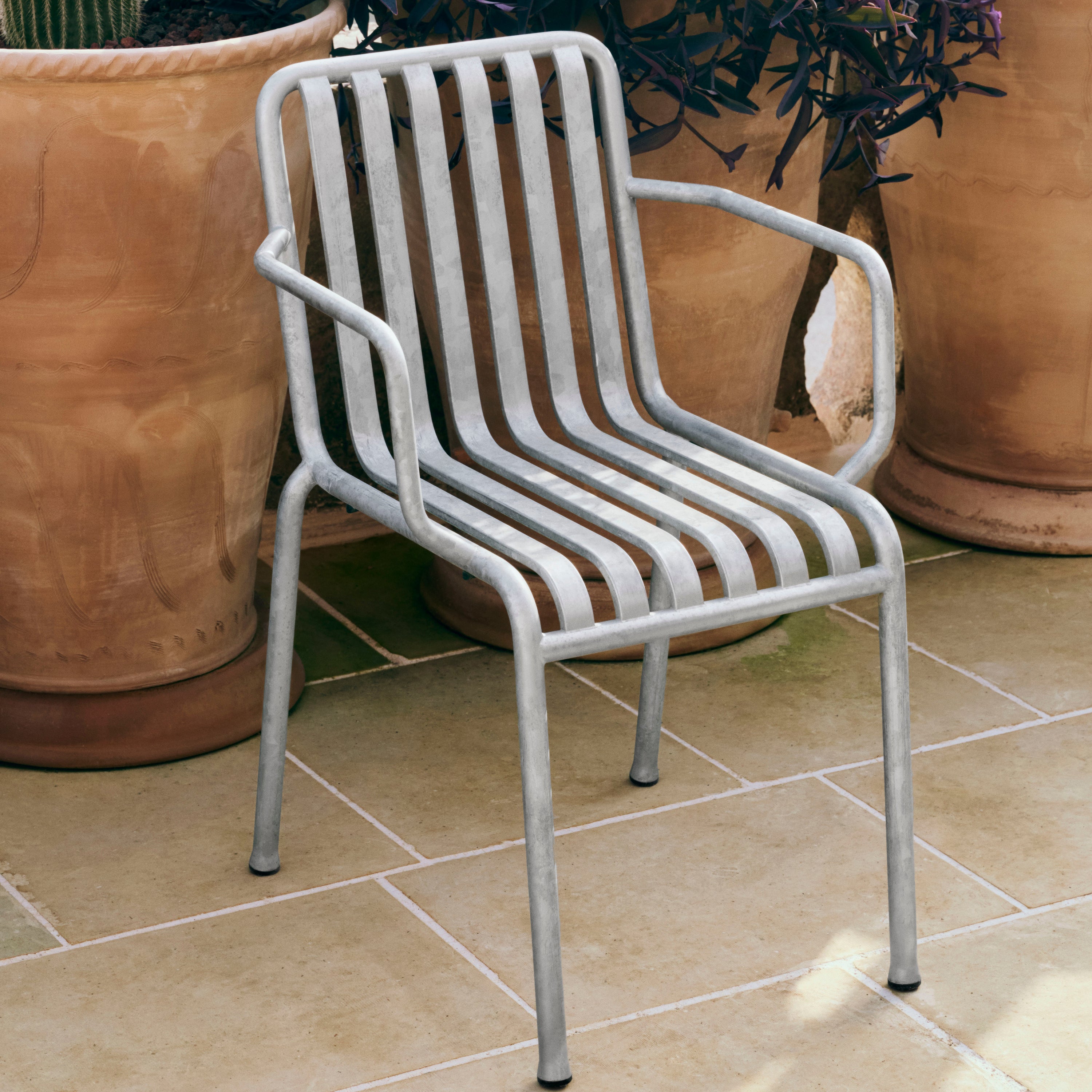 HAY Palissade Stoel met Armleuning - Gegalvaniseerd Staal