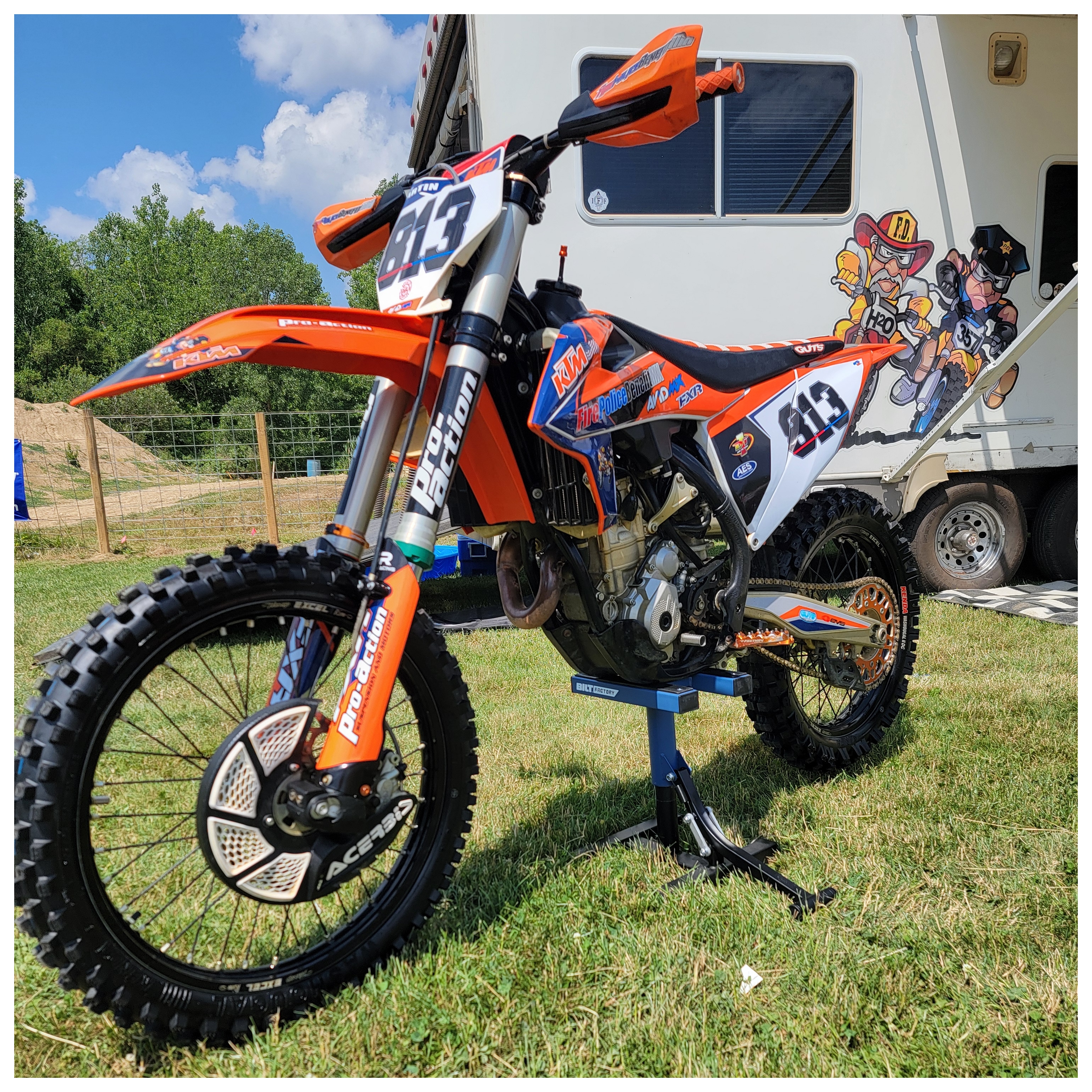 SportsBikeShop BILT FACTORY Moto Lift Stand