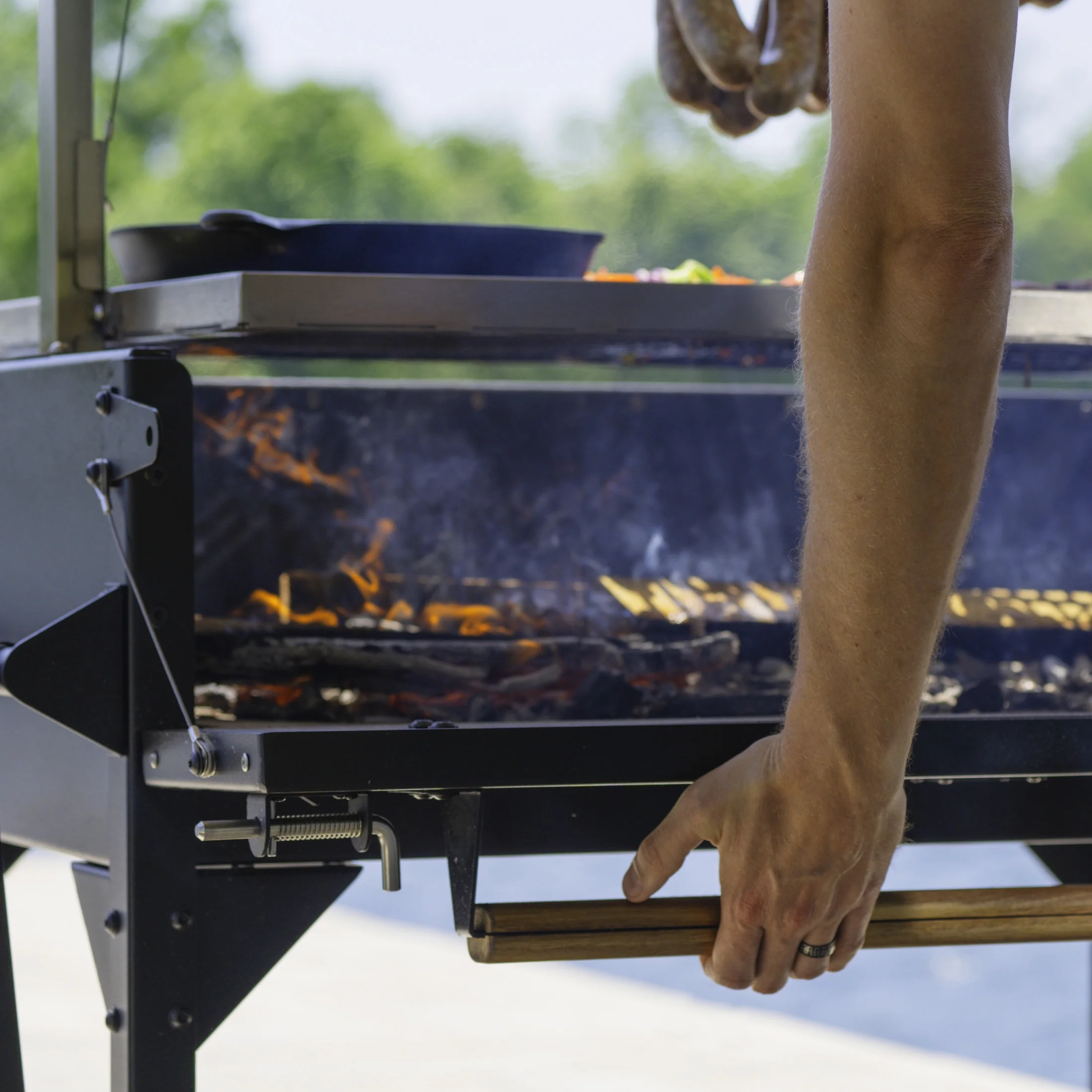 Backyard Discovery Argentine Santa Maria Heritage Wood Fire & Charcoal Grill, Fire Bricks - Image 4