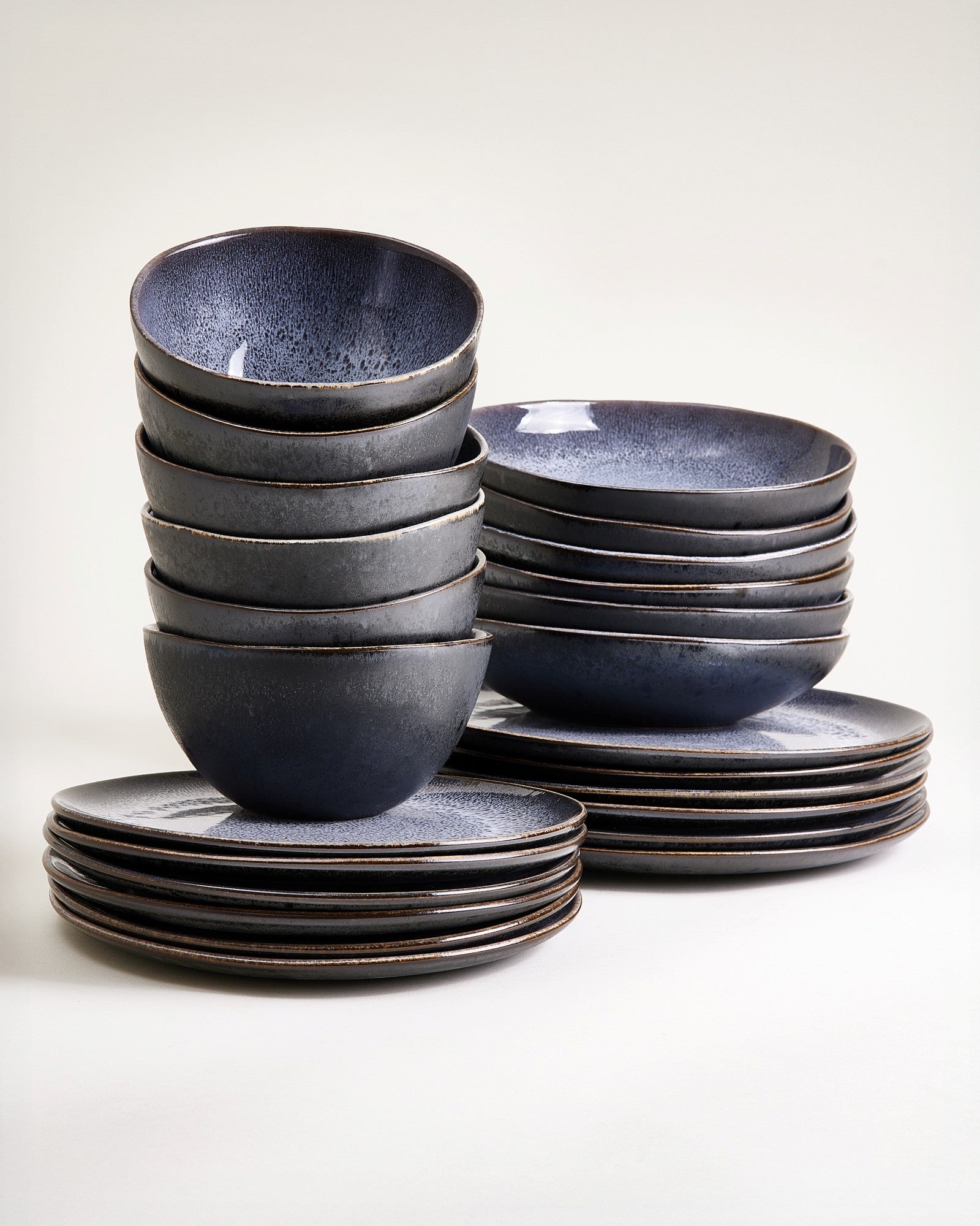 Areia Geschirr-Set classic schwarz 24-teilig